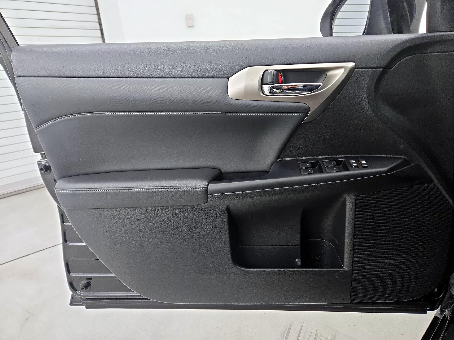 Thumbnail: 2015 Lexus CT - 12