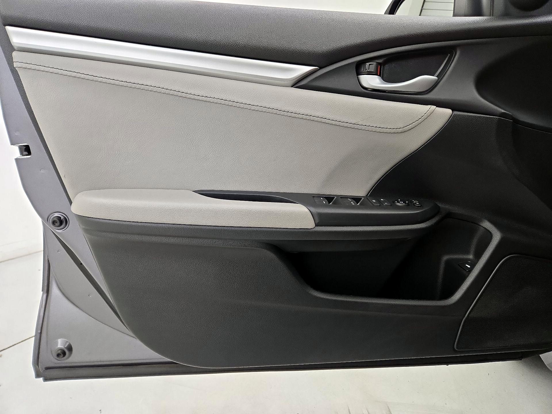 Thumbnail: 2017 Honda Civic - 12