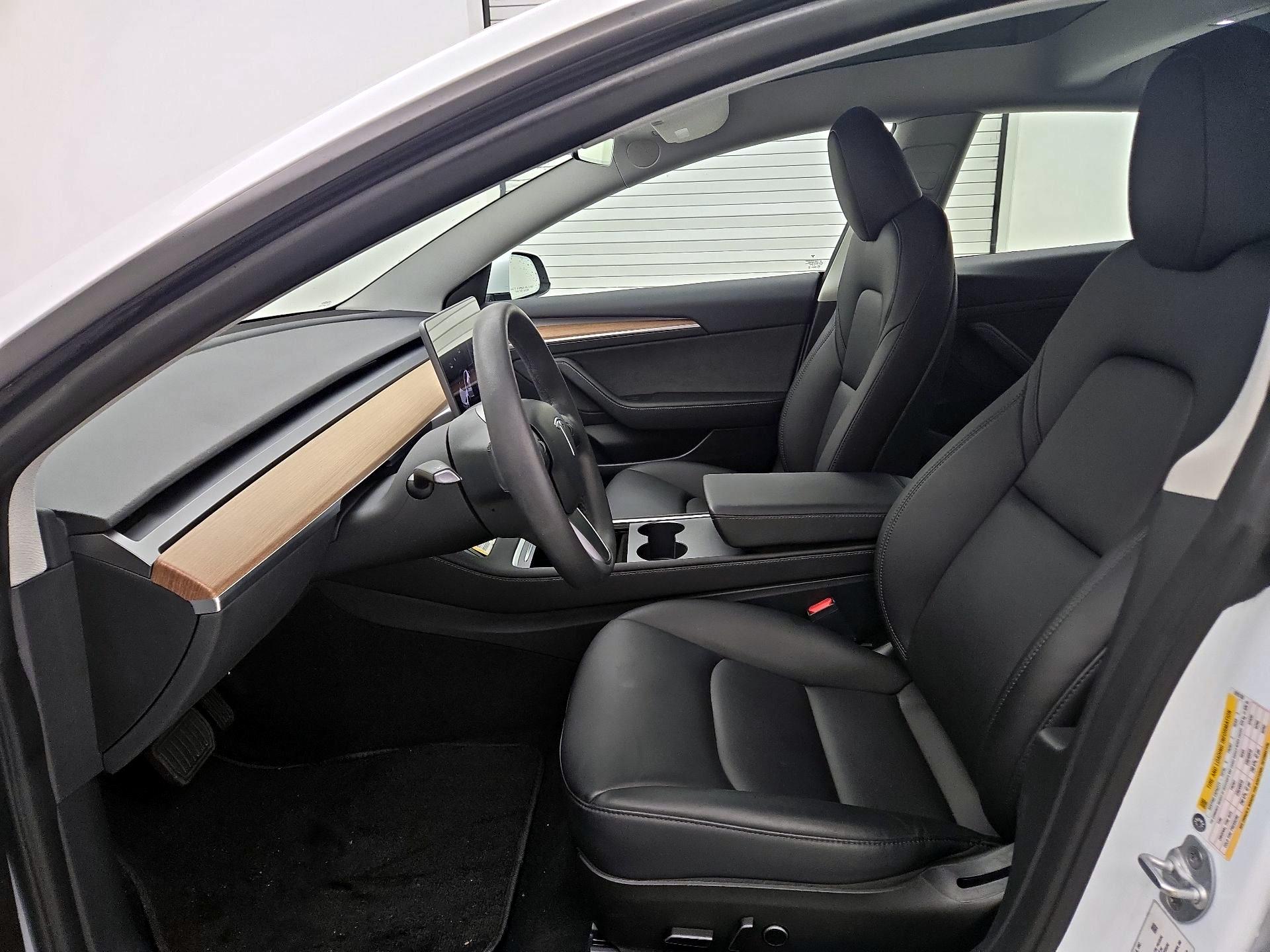 Thumbnail: 2023 Tesla Model 3 - 11