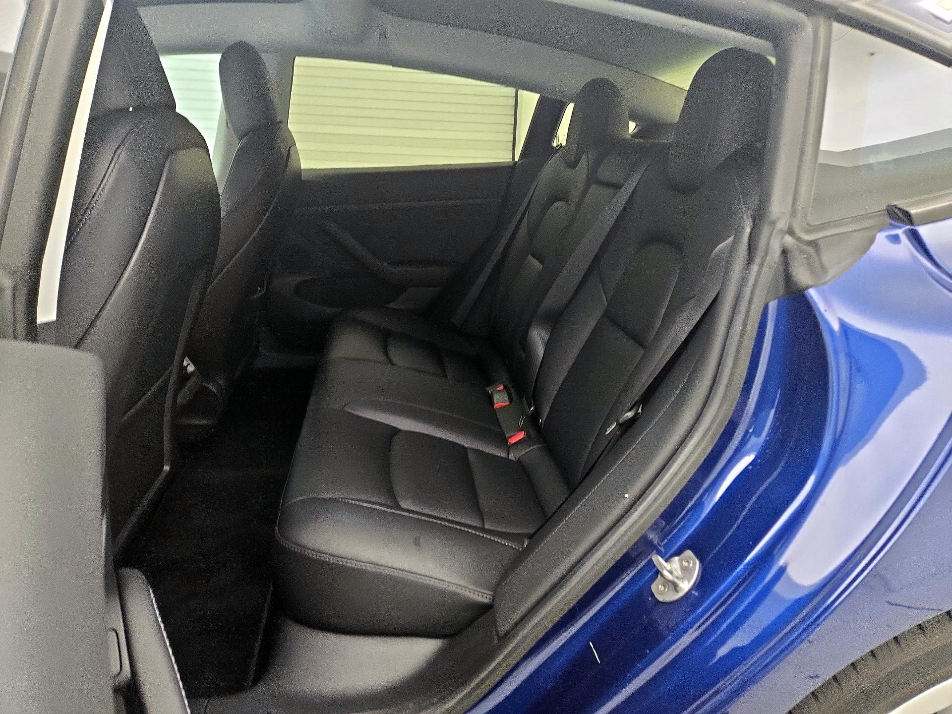 Thumbnail: 2021 Tesla Model 3 - 19