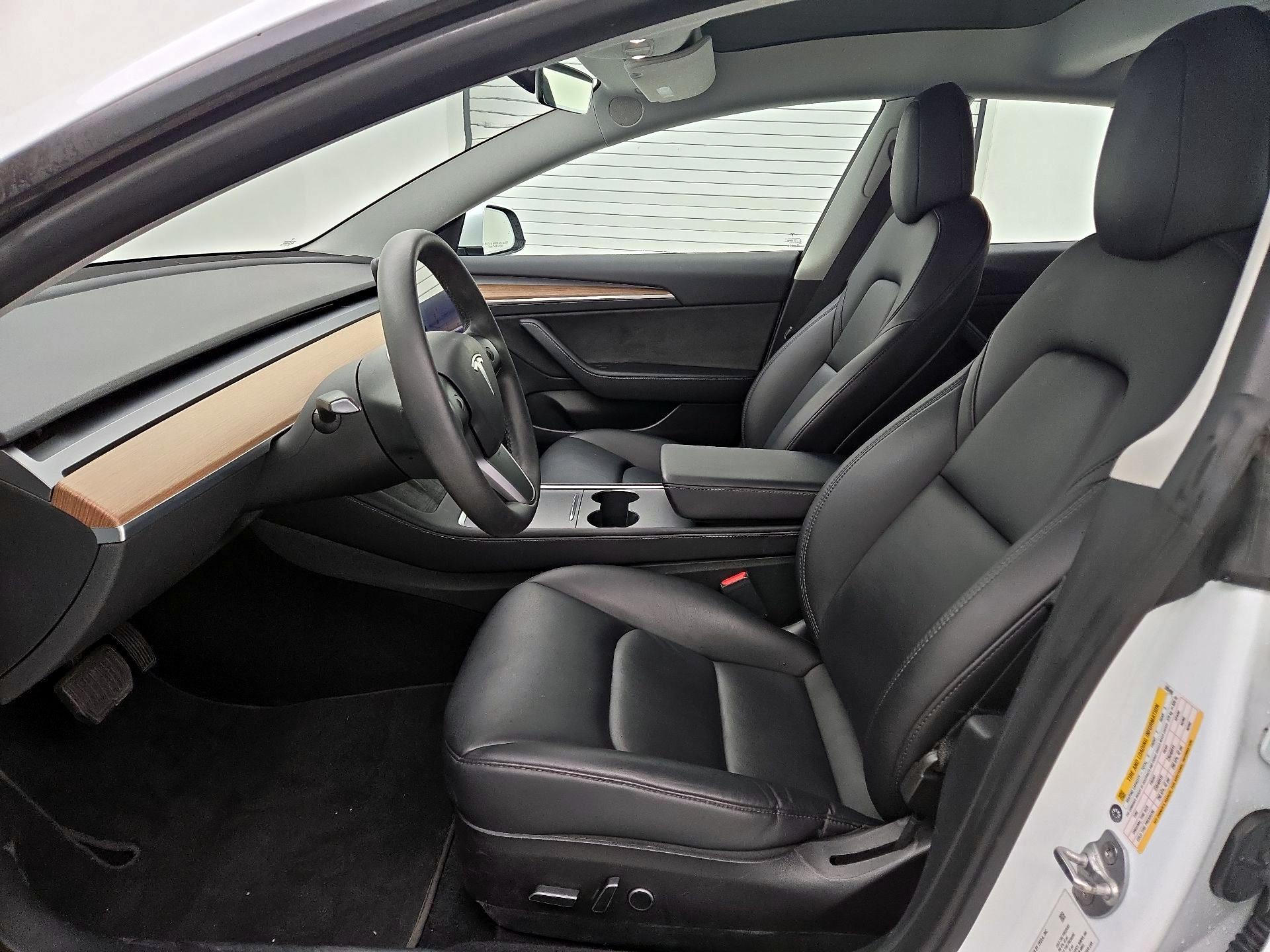 Thumbnail: 2022 Tesla Model 3 - 11