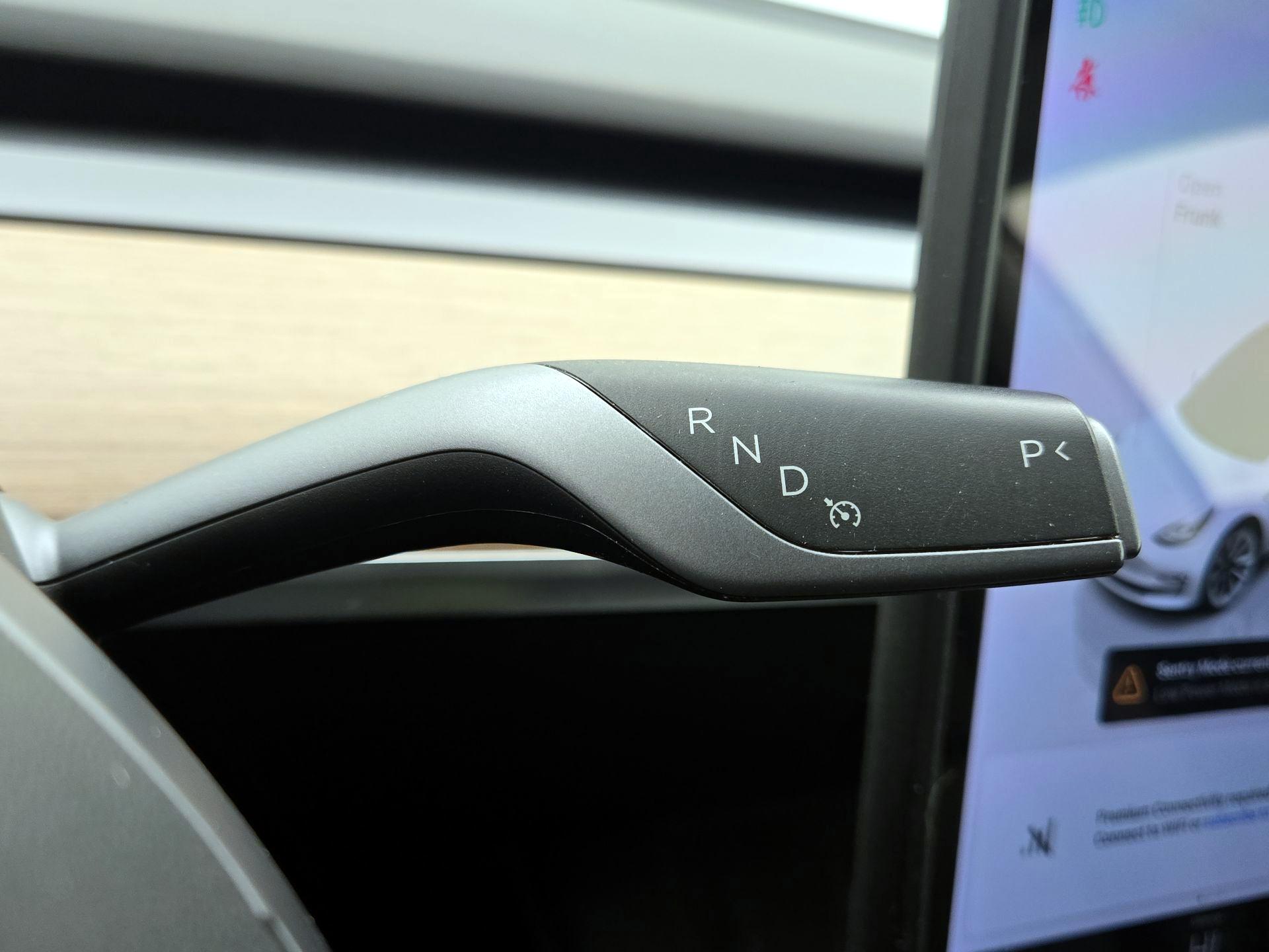 Thumbnail: 2022 Tesla Model 3 - 17