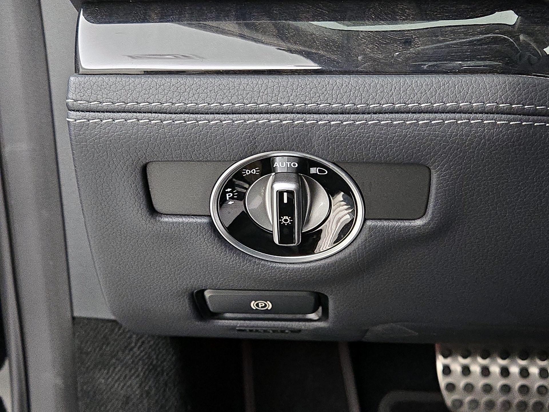 Thumbnail: 2019 Mercedes-Benz SL-Class - 13