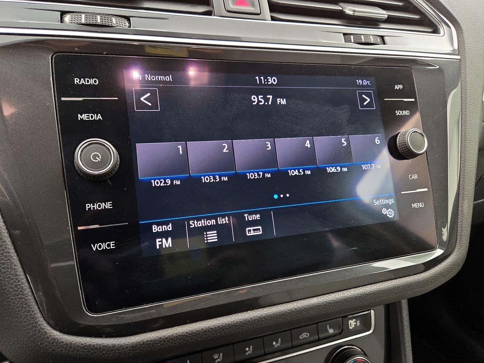 Thumbnail: 2019 Volkswagen Tiguan - 15