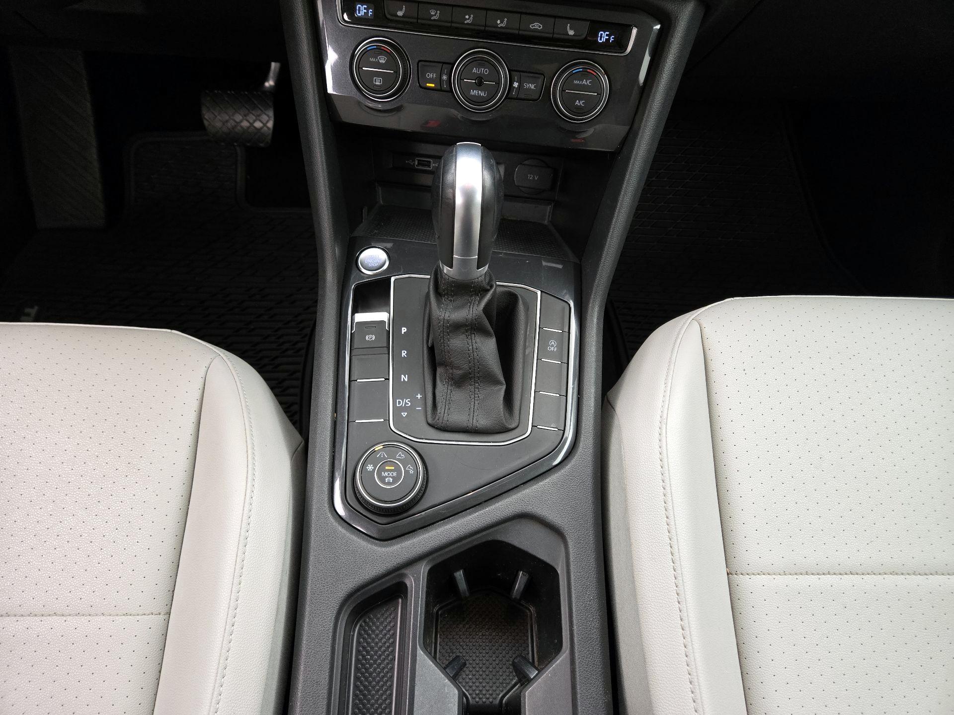 Thumbnail: 2019 Volkswagen Tiguan - 17