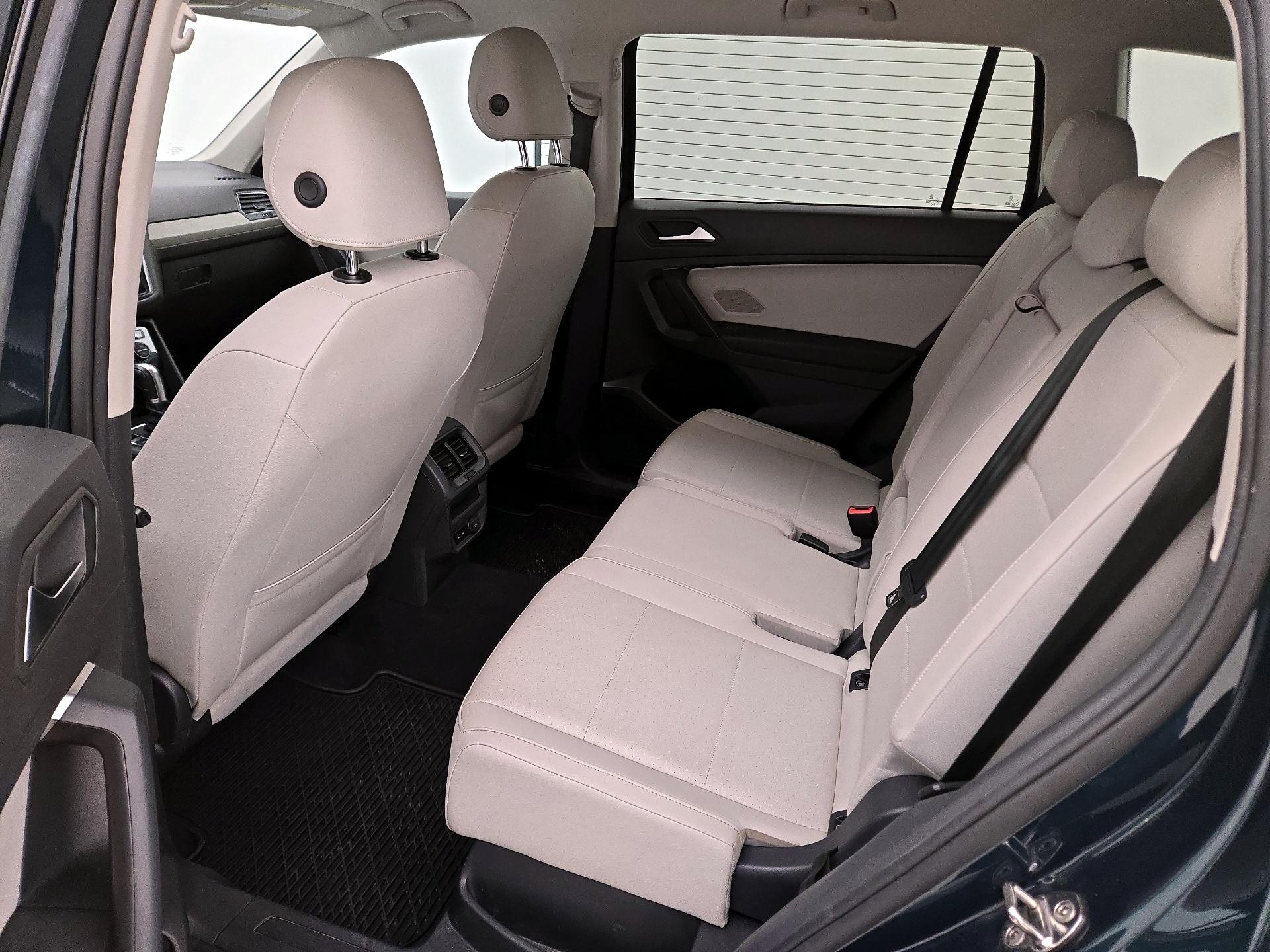 Thumbnail: 2019 Volkswagen Tiguan - 18