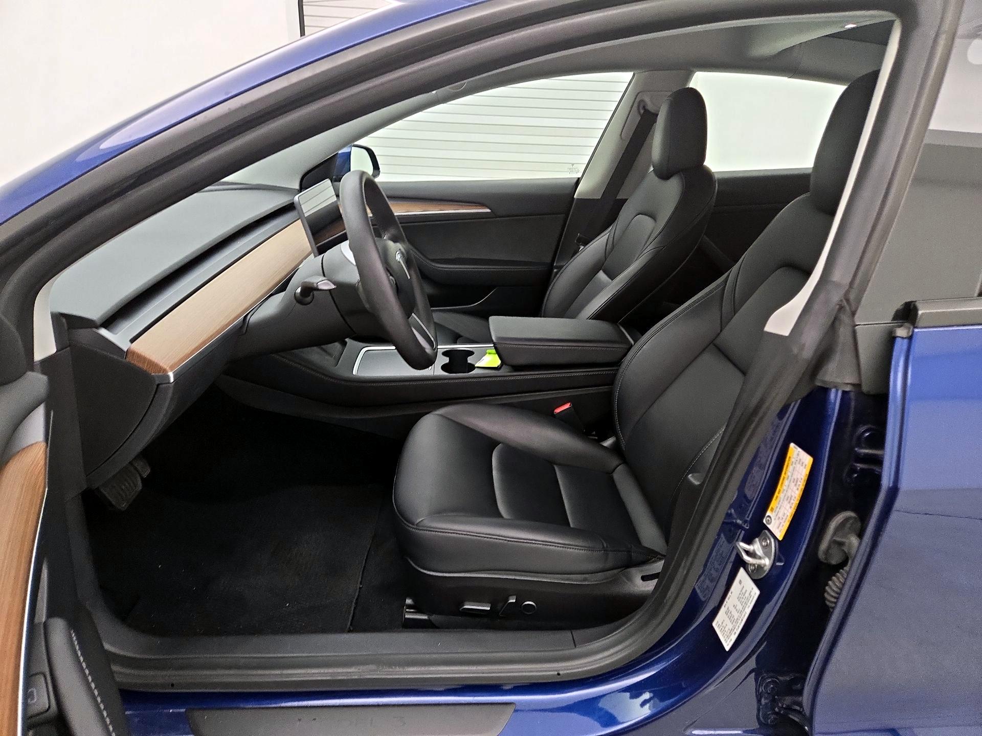 Thumbnail: 2022 Tesla Model 3 - 11