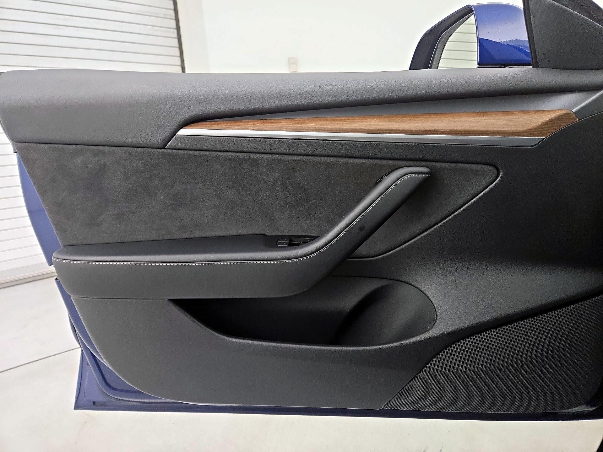 Thumbnail: 2022 Tesla Model 3 - 12