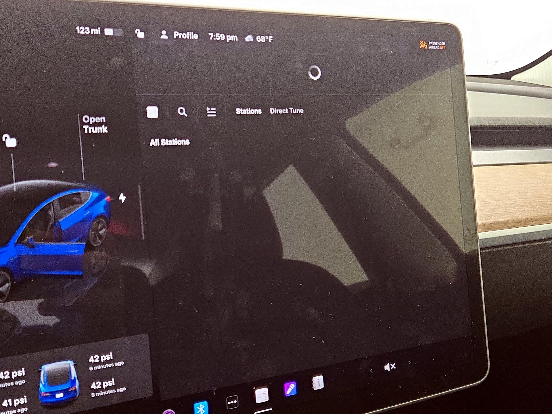 Thumbnail: 2022 Tesla Model 3 - 15