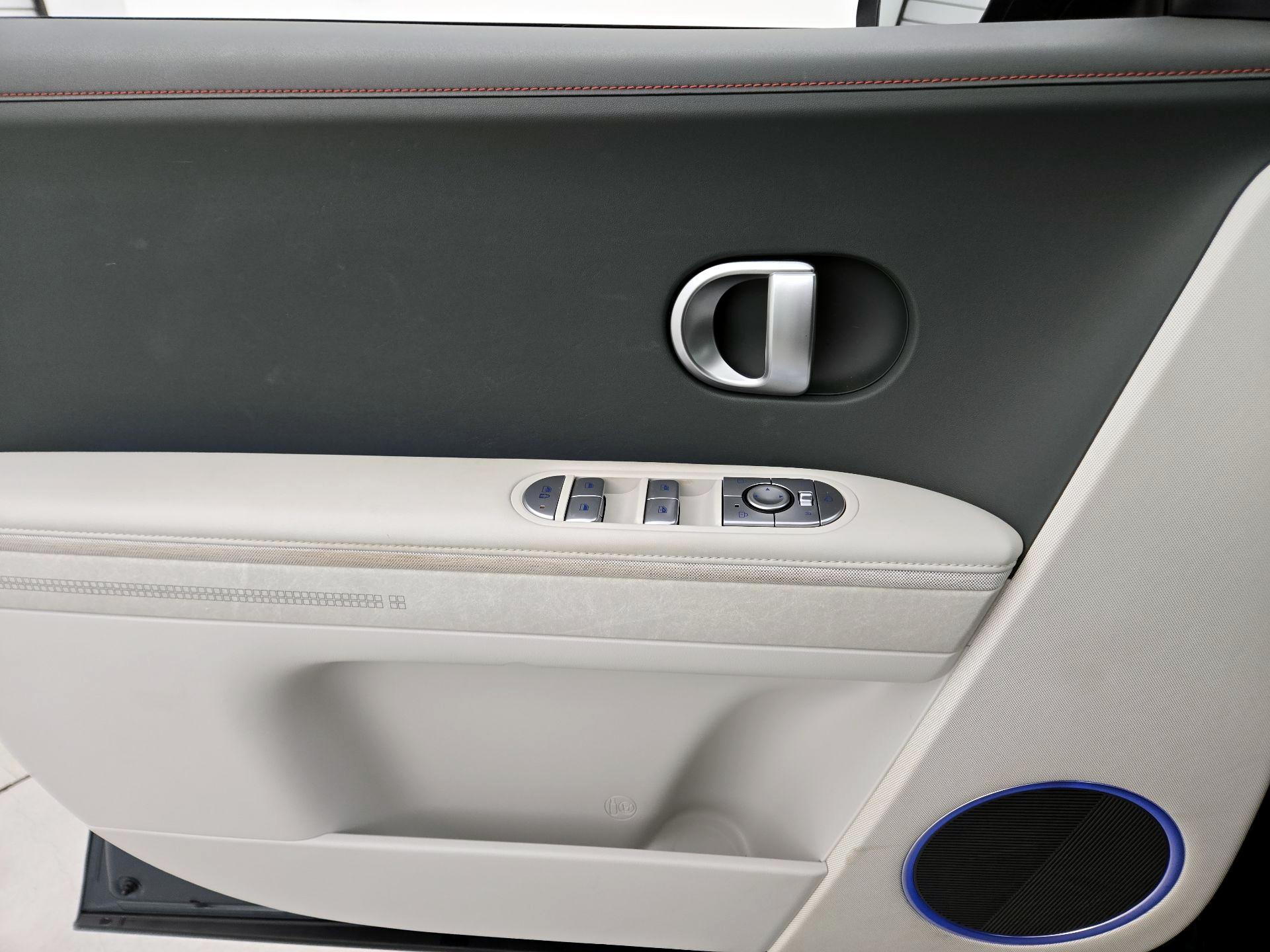 Thumbnail: 2023 Hyundai Ioniq 5 - 12