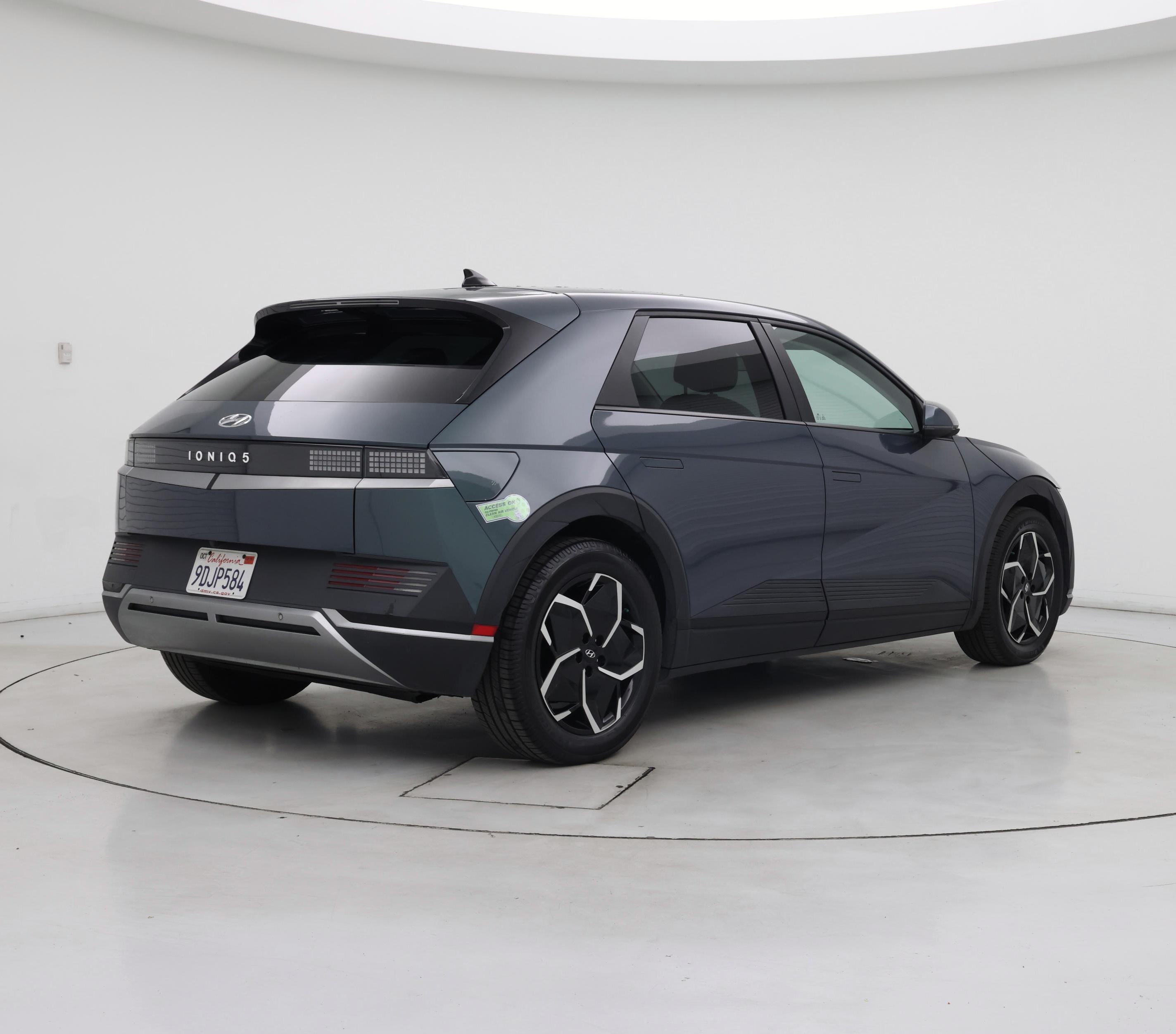 Thumbnail: 2023 Hyundai Ioniq 5 - 8