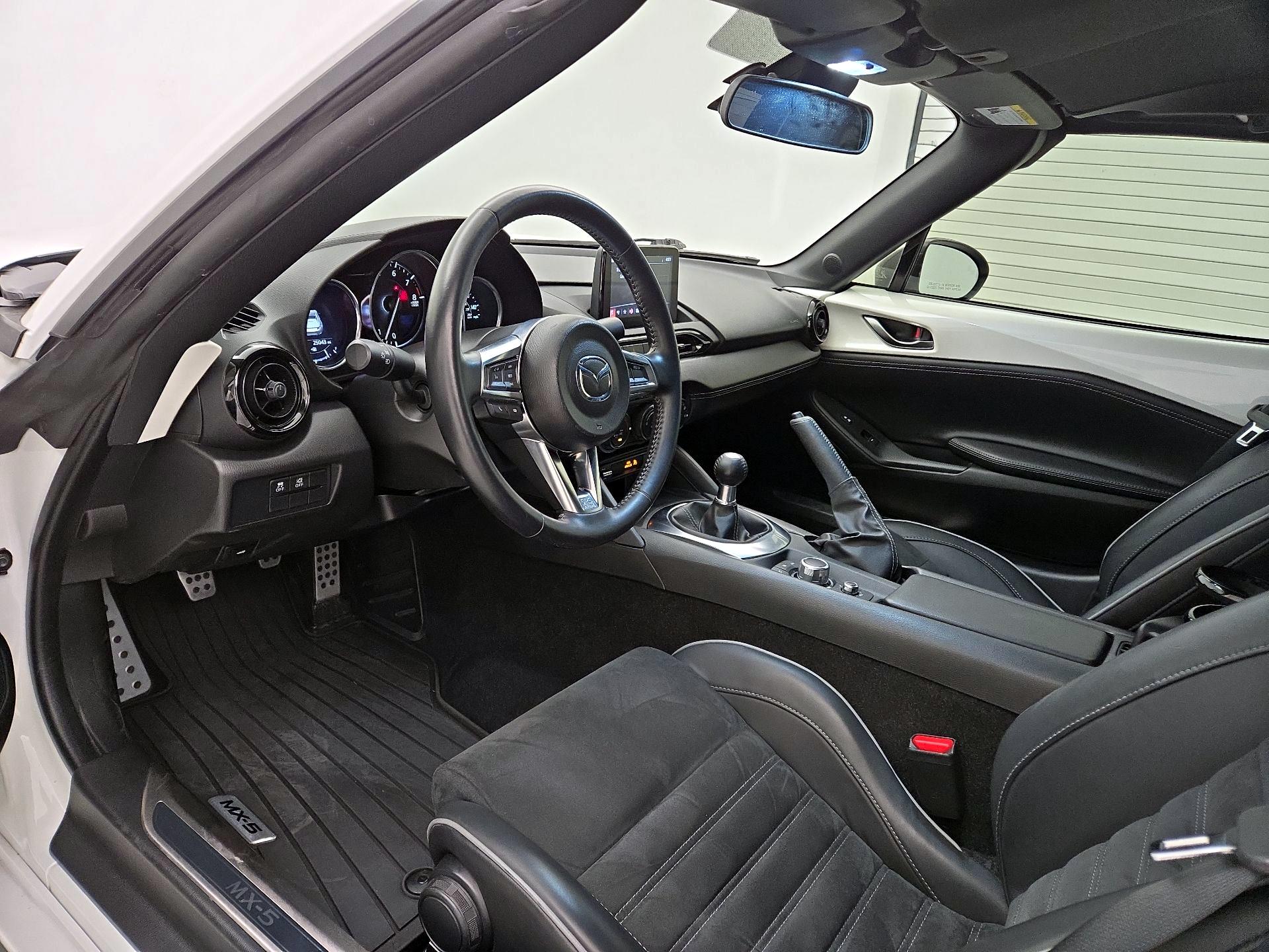 Thumbnail: 2023 Mazda MX-5 Miata - 11