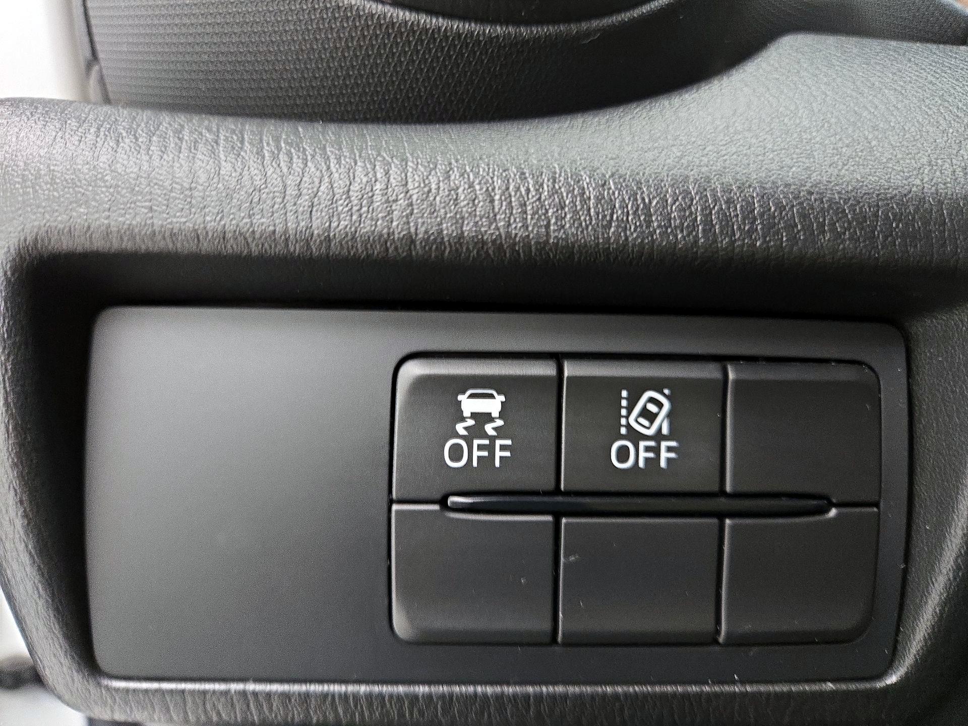 Thumbnail: 2023 Mazda MX-5 Miata - 13