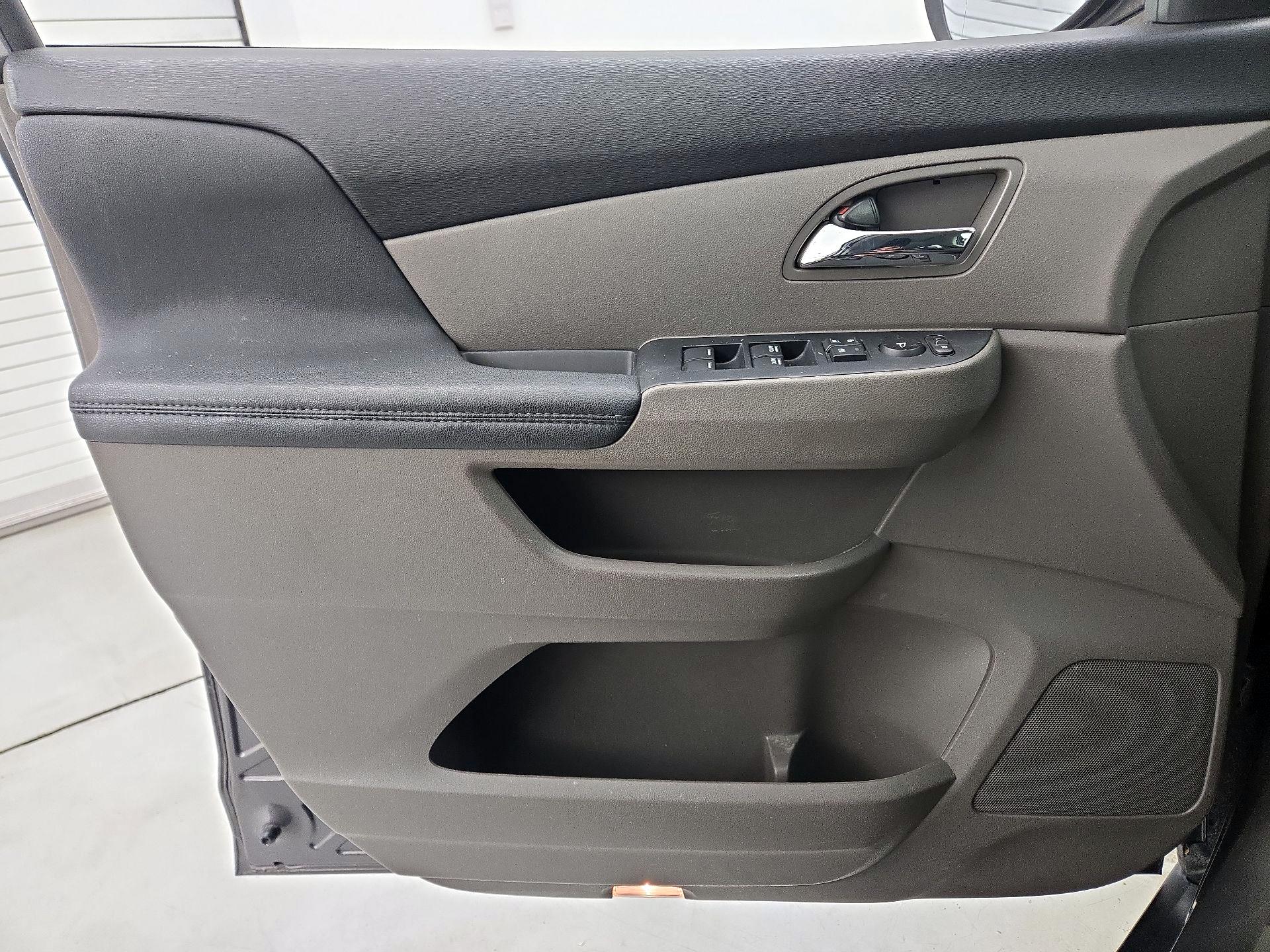 Thumbnail: 2015 Honda Odyssey - 12