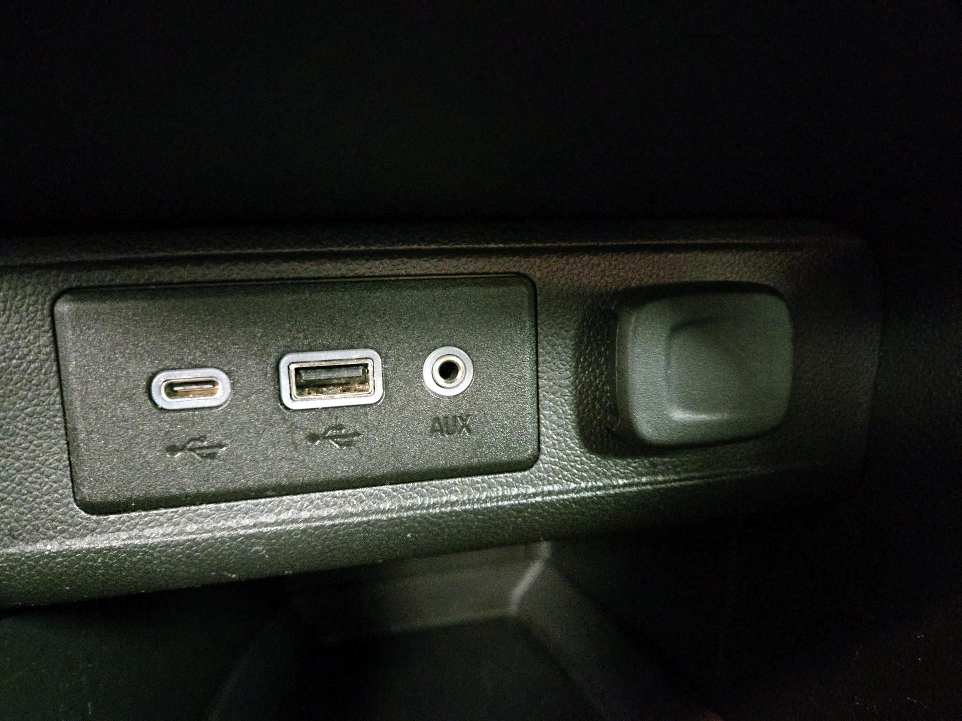 Thumbnail: 2021 Buick Encore GX - 18