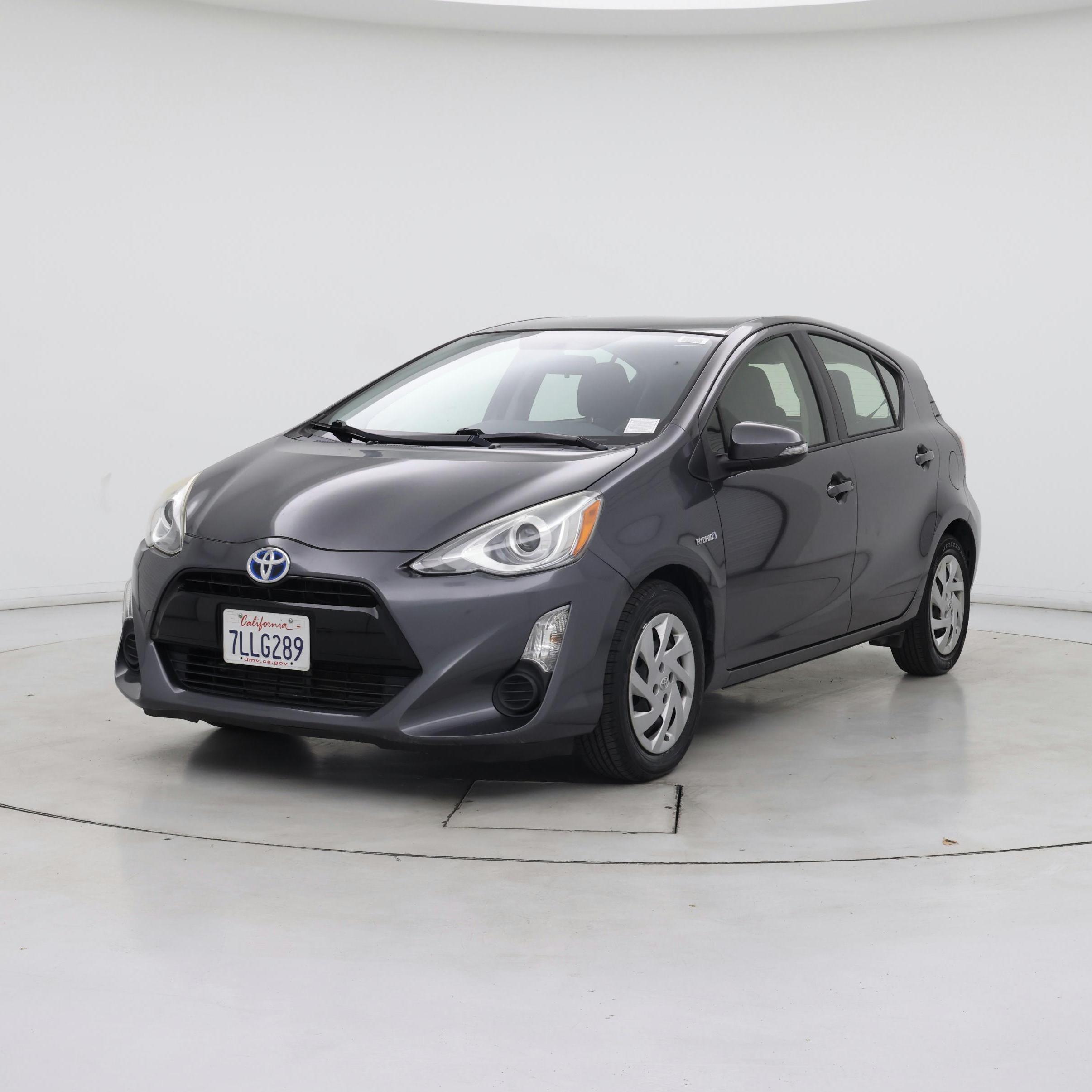 Thumbnail: 2015 Toyota Prius c - 4