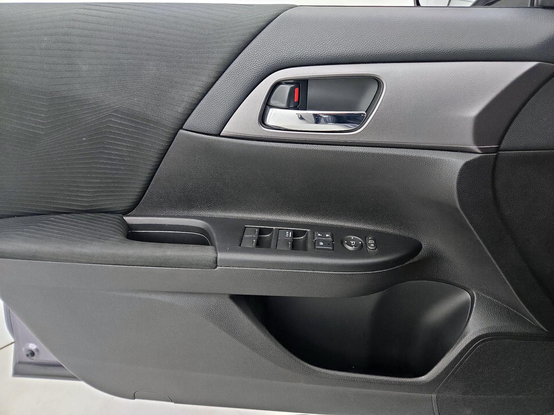 Thumbnail: 2015 Honda Accord - 12