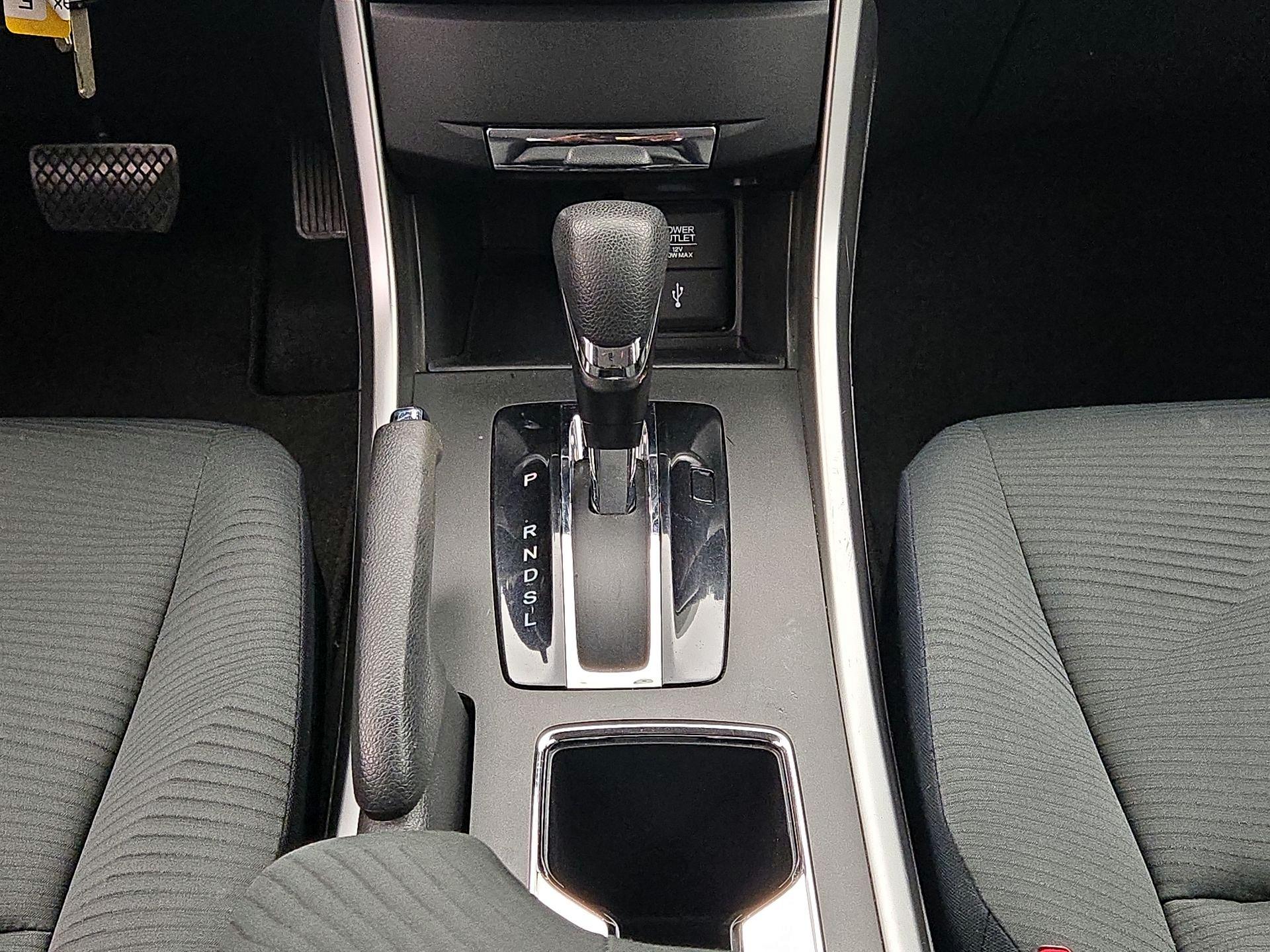 Thumbnail: 2015 Honda Accord - 17