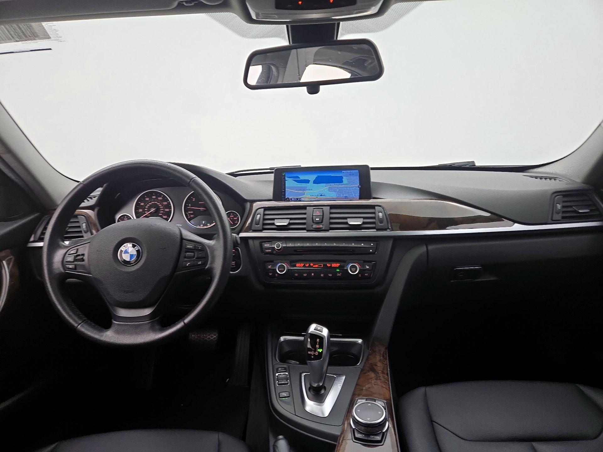 Thumbnail: 2015 BMW 3 Series - 9