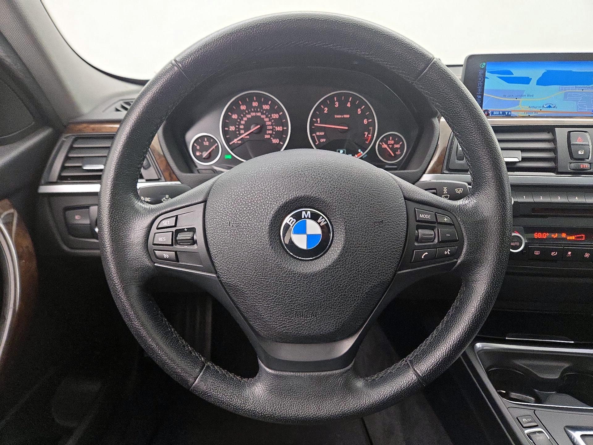 Thumbnail: 2015 BMW 3 Series - 10