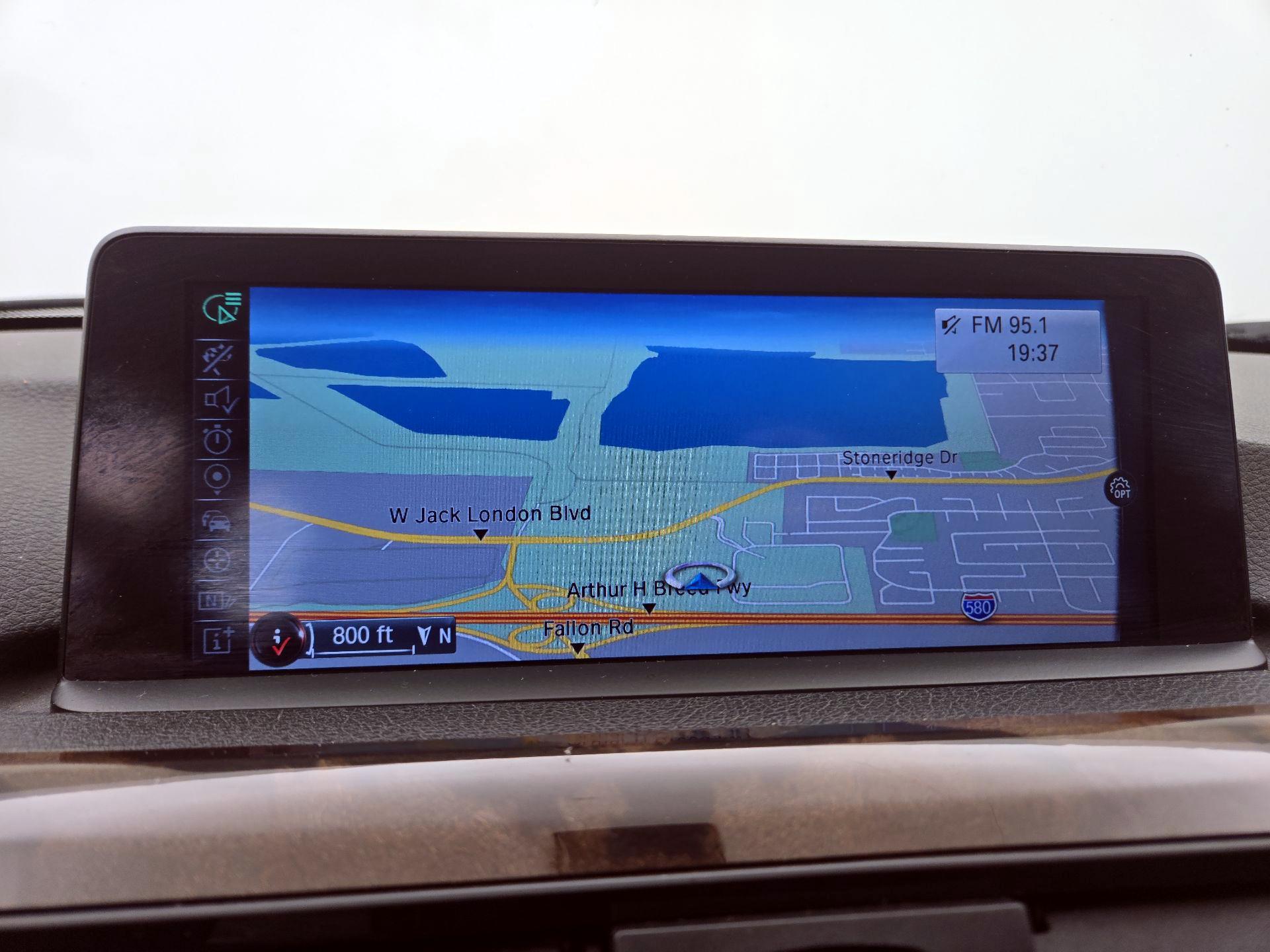 Thumbnail: 2015 BMW 3 Series - 14