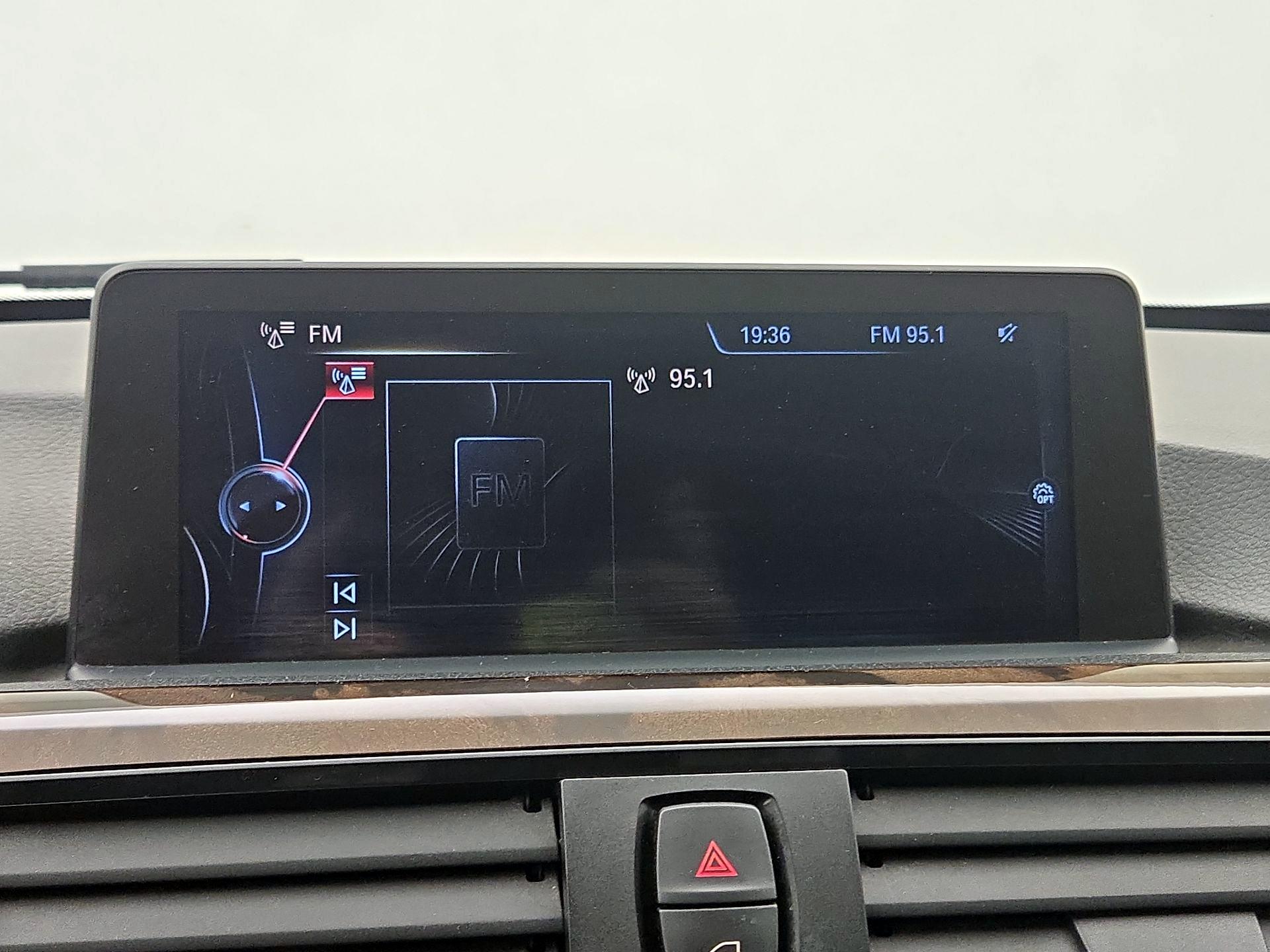 Thumbnail: 2015 BMW 3 Series - 16