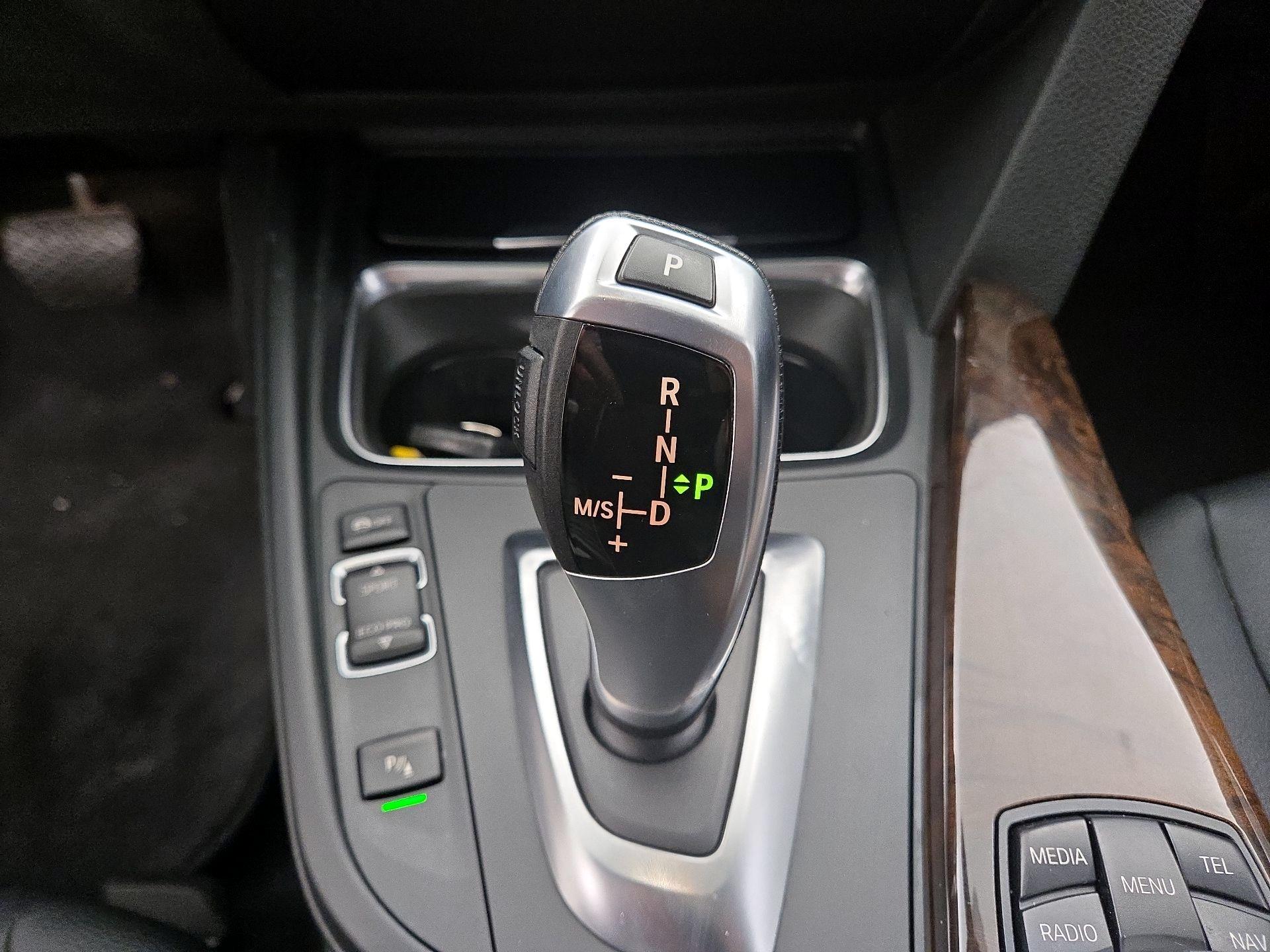 Thumbnail: 2015 BMW 3 Series - 18