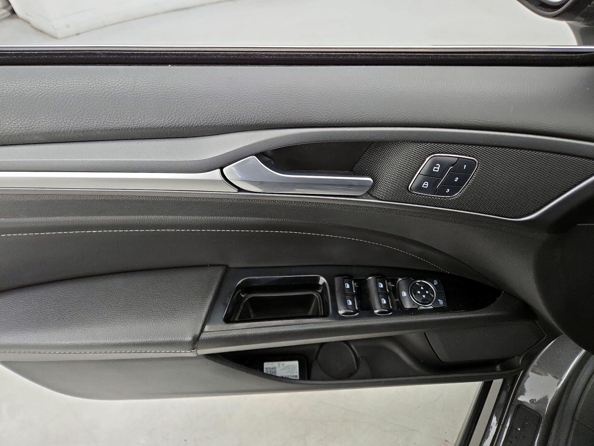 Thumbnail: 2016 Ford Fusion - 12