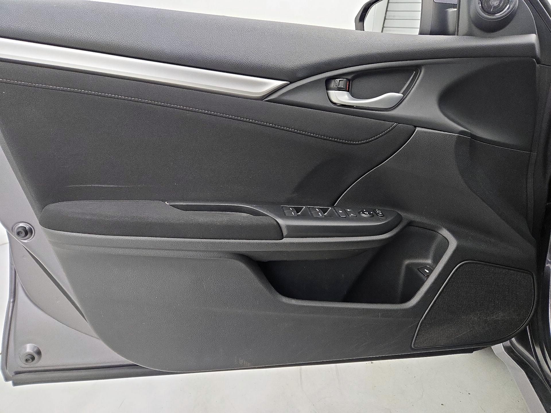 Thumbnail: 2016 Honda Civic - 12