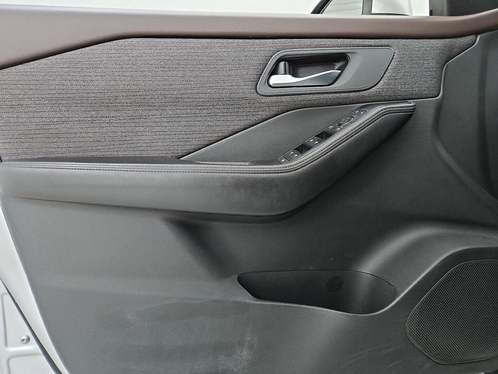 Thumbnail: 2021 Nissan Rogue - 12