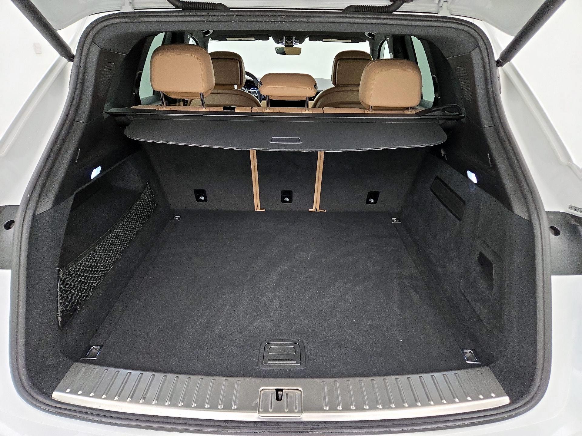 Thumbnail: 2019 Porsche Cayenne - 19