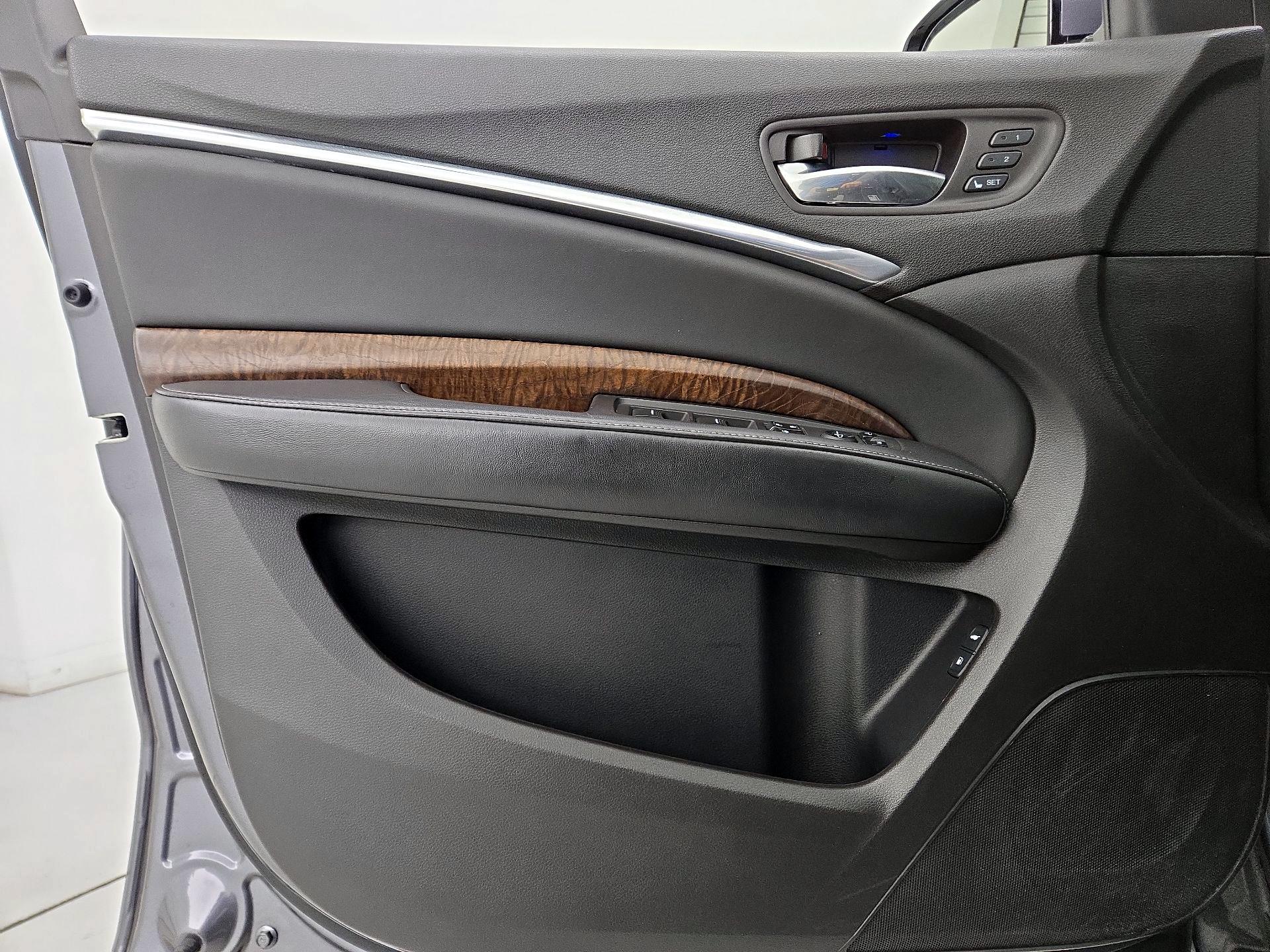 Thumbnail: 2017 Acura MDX - 12