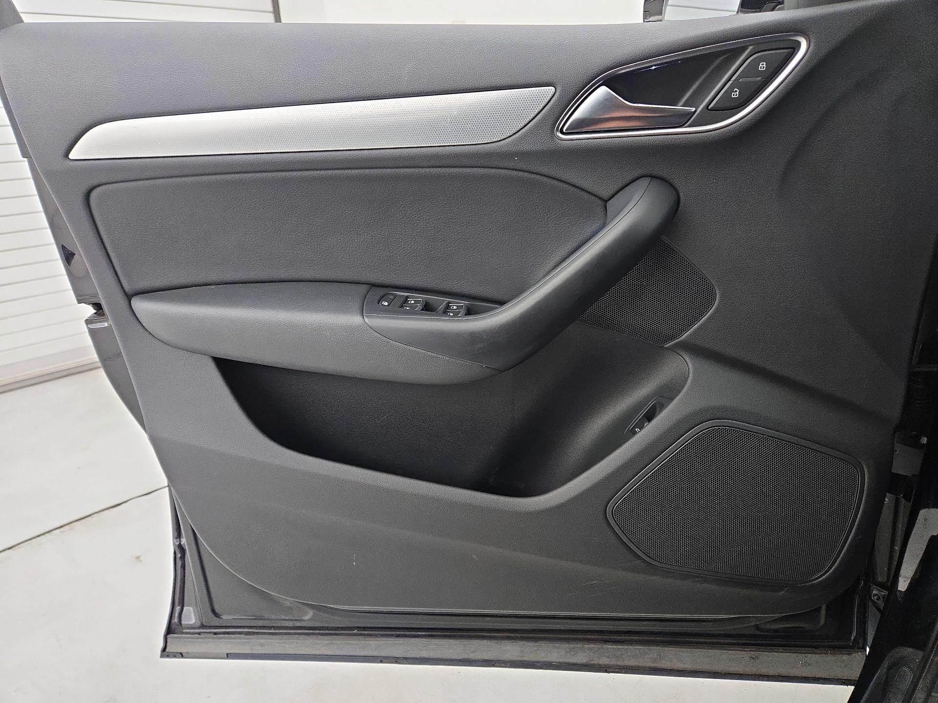 Thumbnail: 2016 Audi Q3 - 12