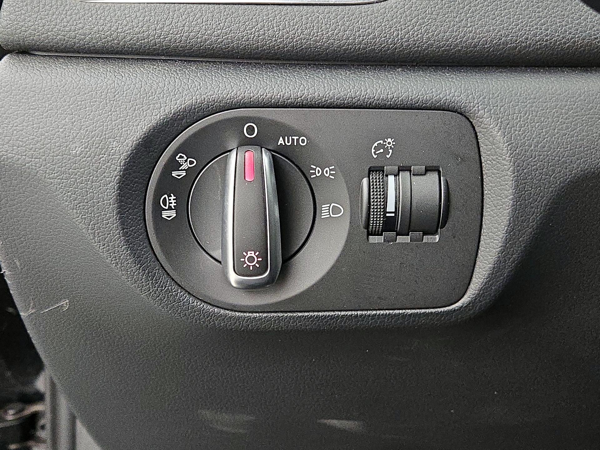 Thumbnail: 2016 Audi Q3 - 13