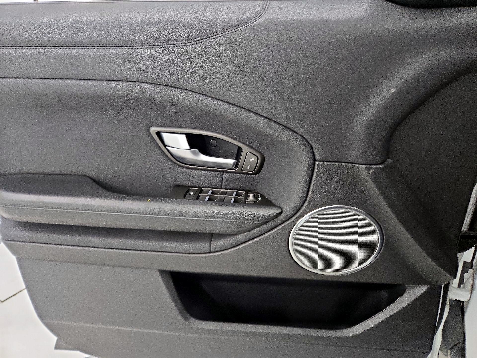 Thumbnail: 2019 Land Rover Range Rover Evoque - 12