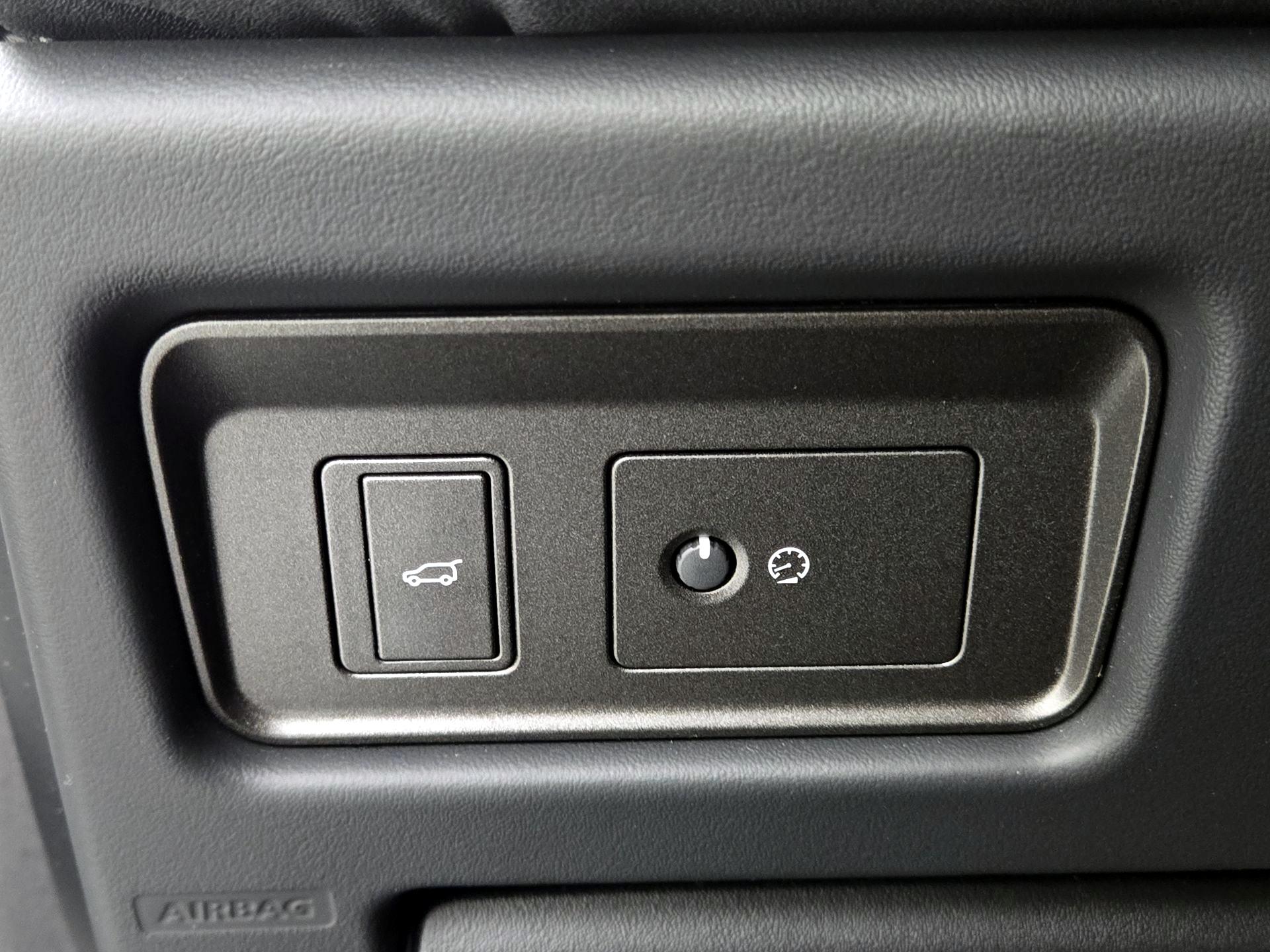 Thumbnail: 2019 Land Rover Range Rover Evoque - 13