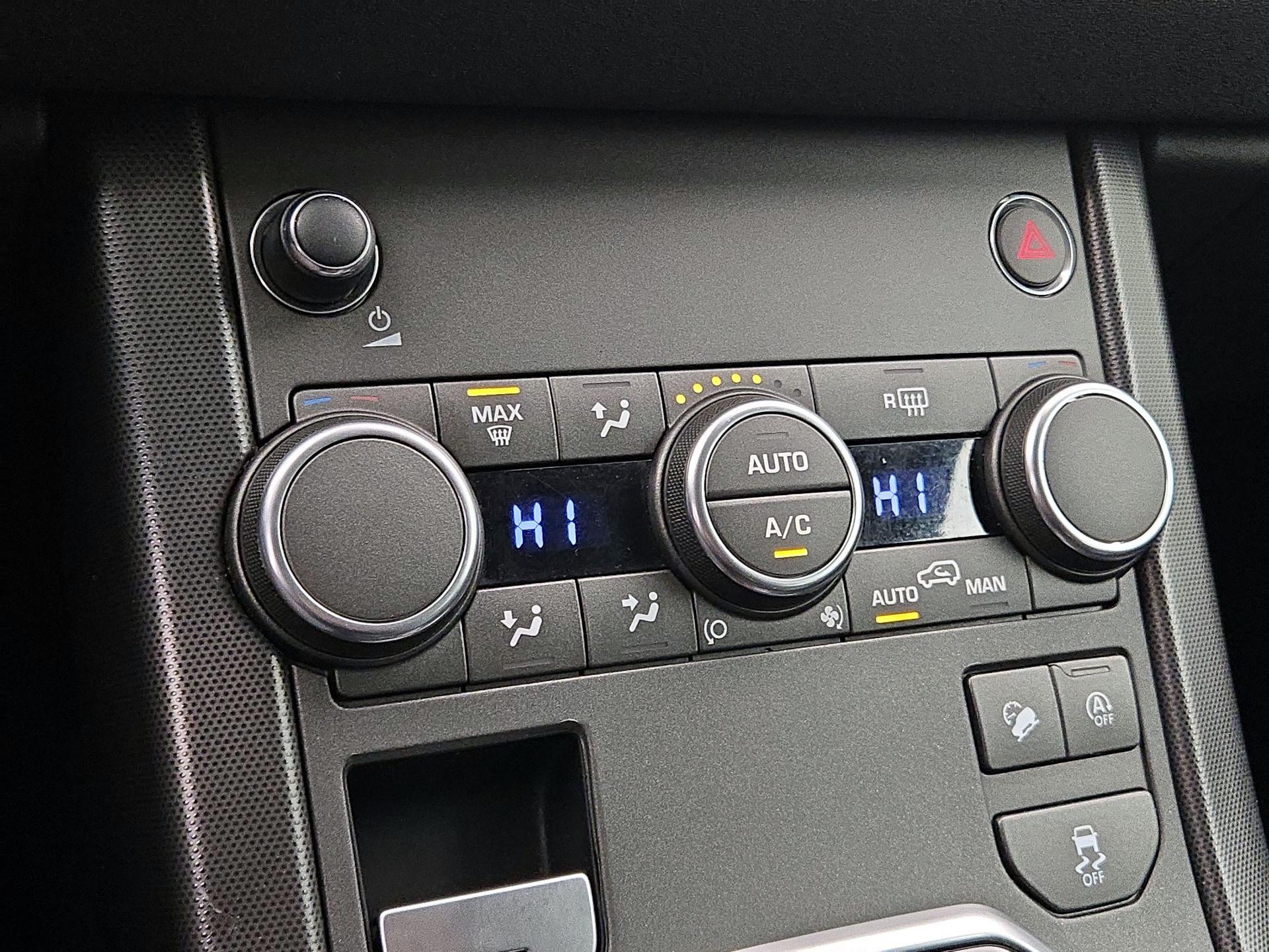 Thumbnail: 2019 Land Rover Range Rover Evoque - 16