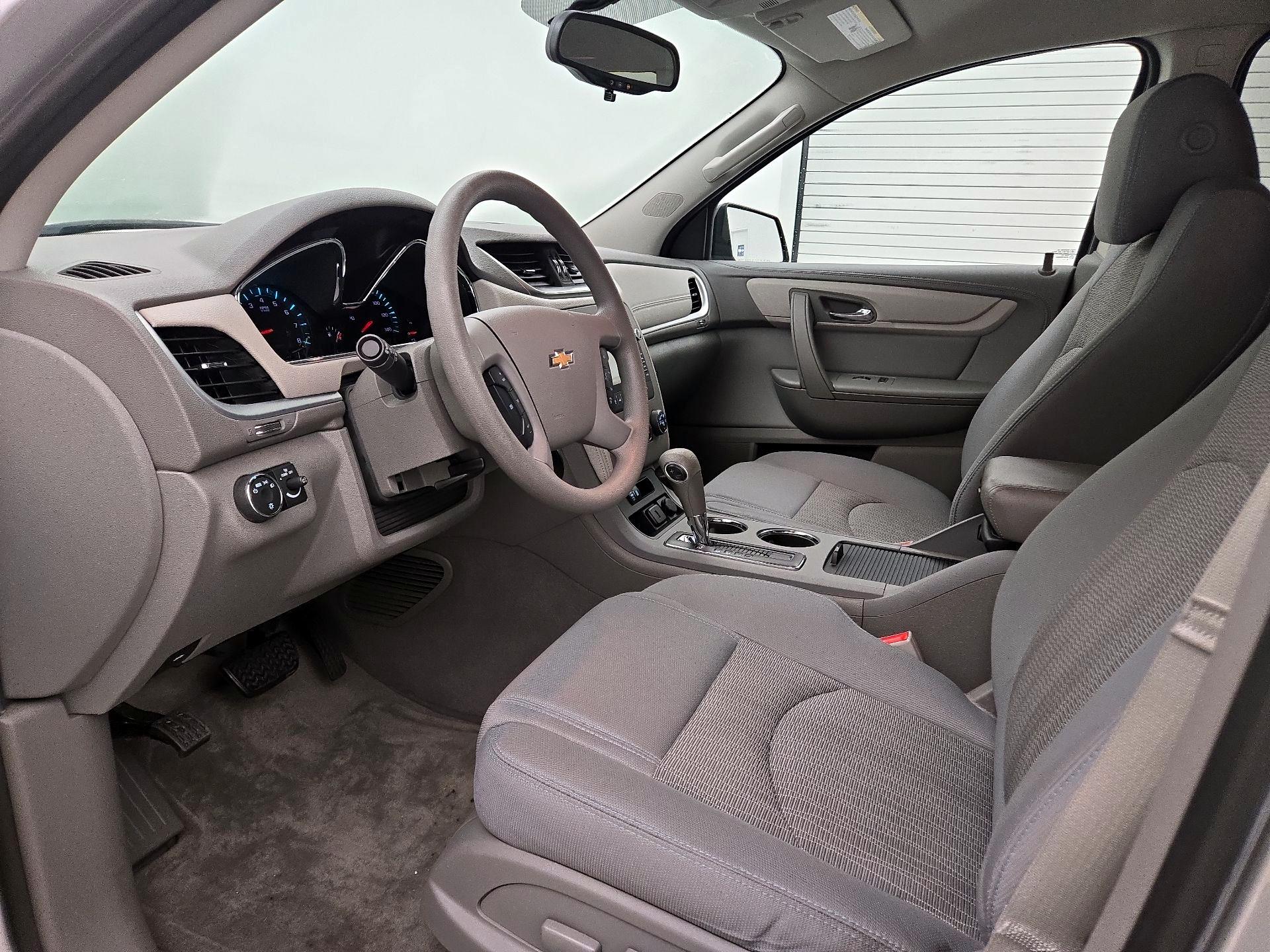 Thumbnail: 2017 Chevrolet Traverse - 11