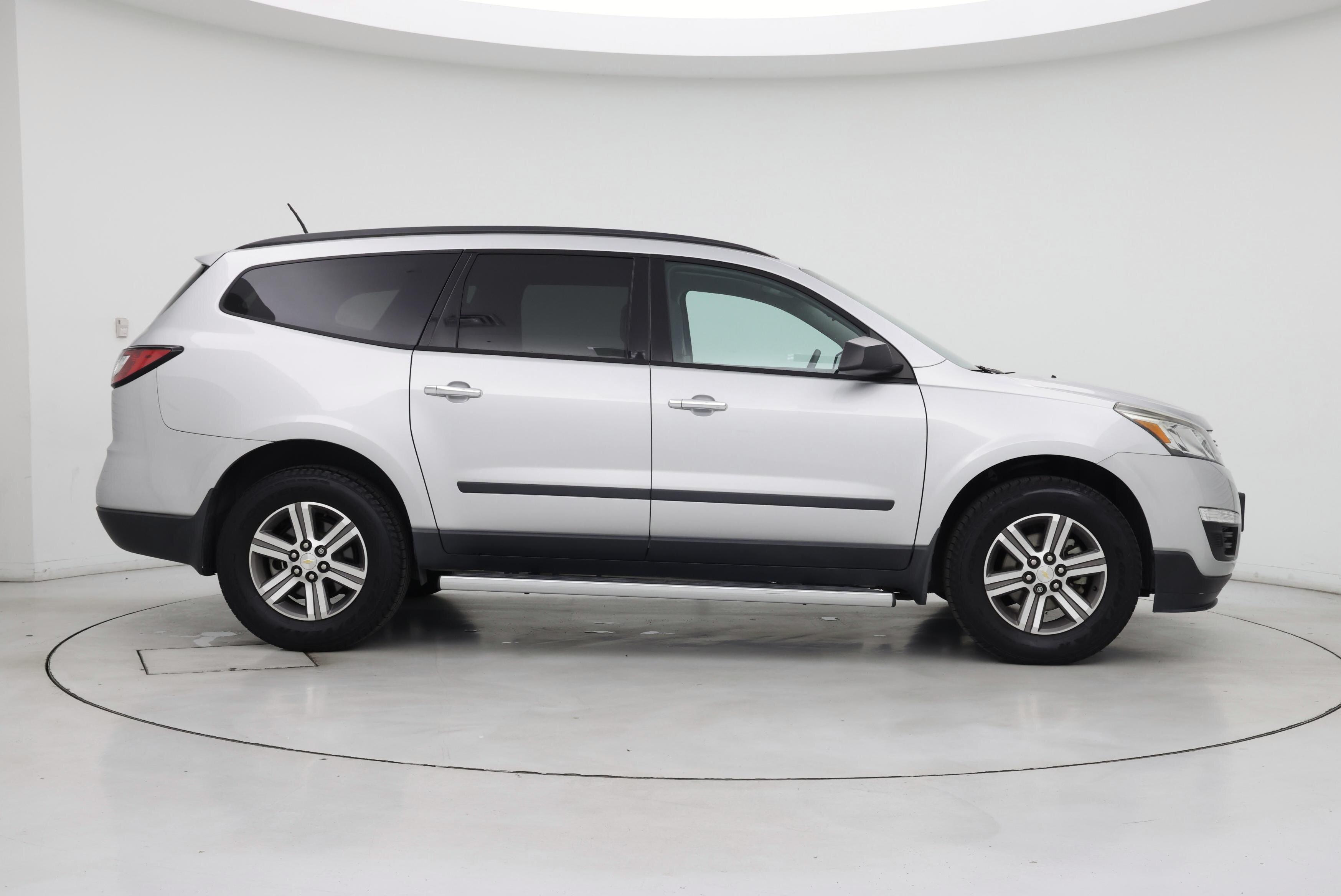 Thumbnail: 2017 Chevrolet Traverse - 7