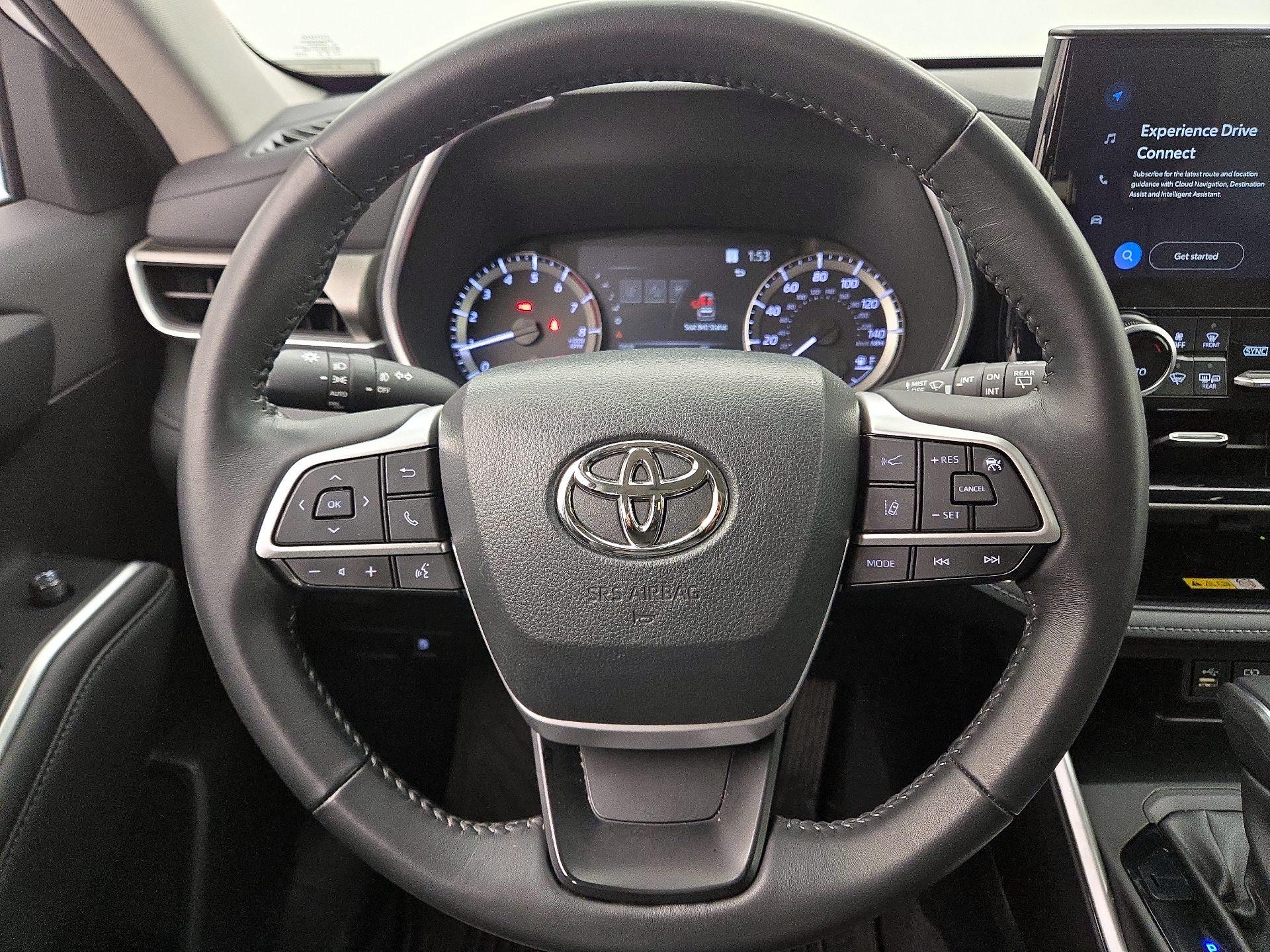 Thumbnail: 2023 Toyota Highlander - 10