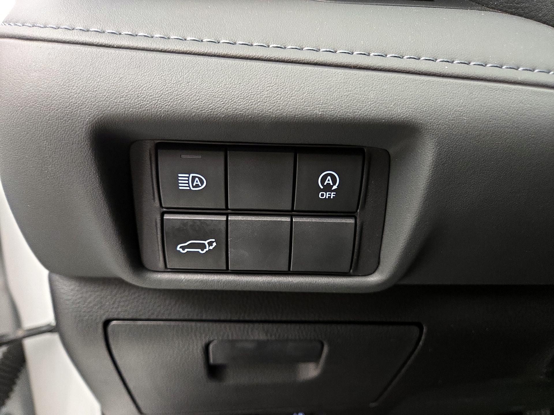 Thumbnail: 2023 Toyota Highlander - 13