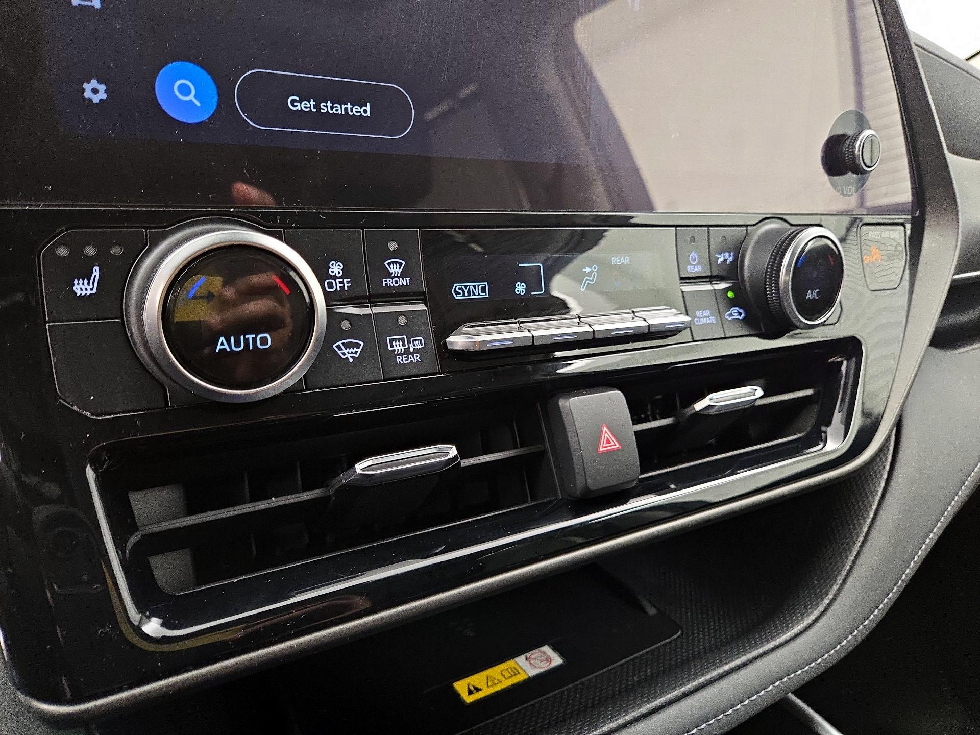 Thumbnail: 2023 Toyota Highlander - 16