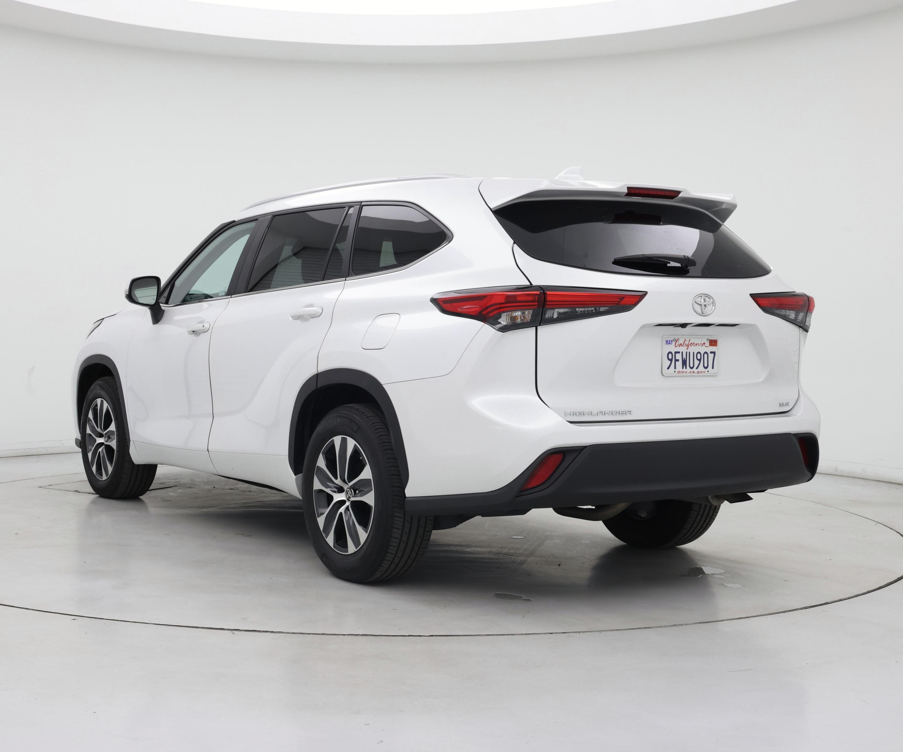 Thumbnail: 2023 Toyota Highlander - 2