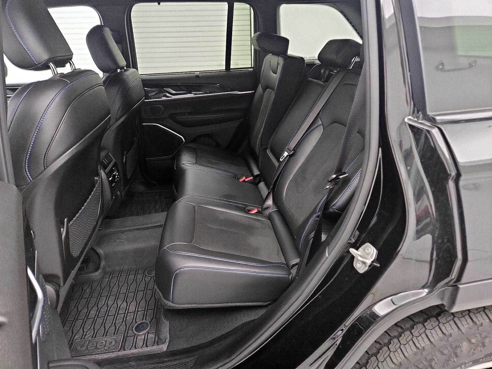 Thumbnail: 2023 Jeep Grand Cherokee - 20