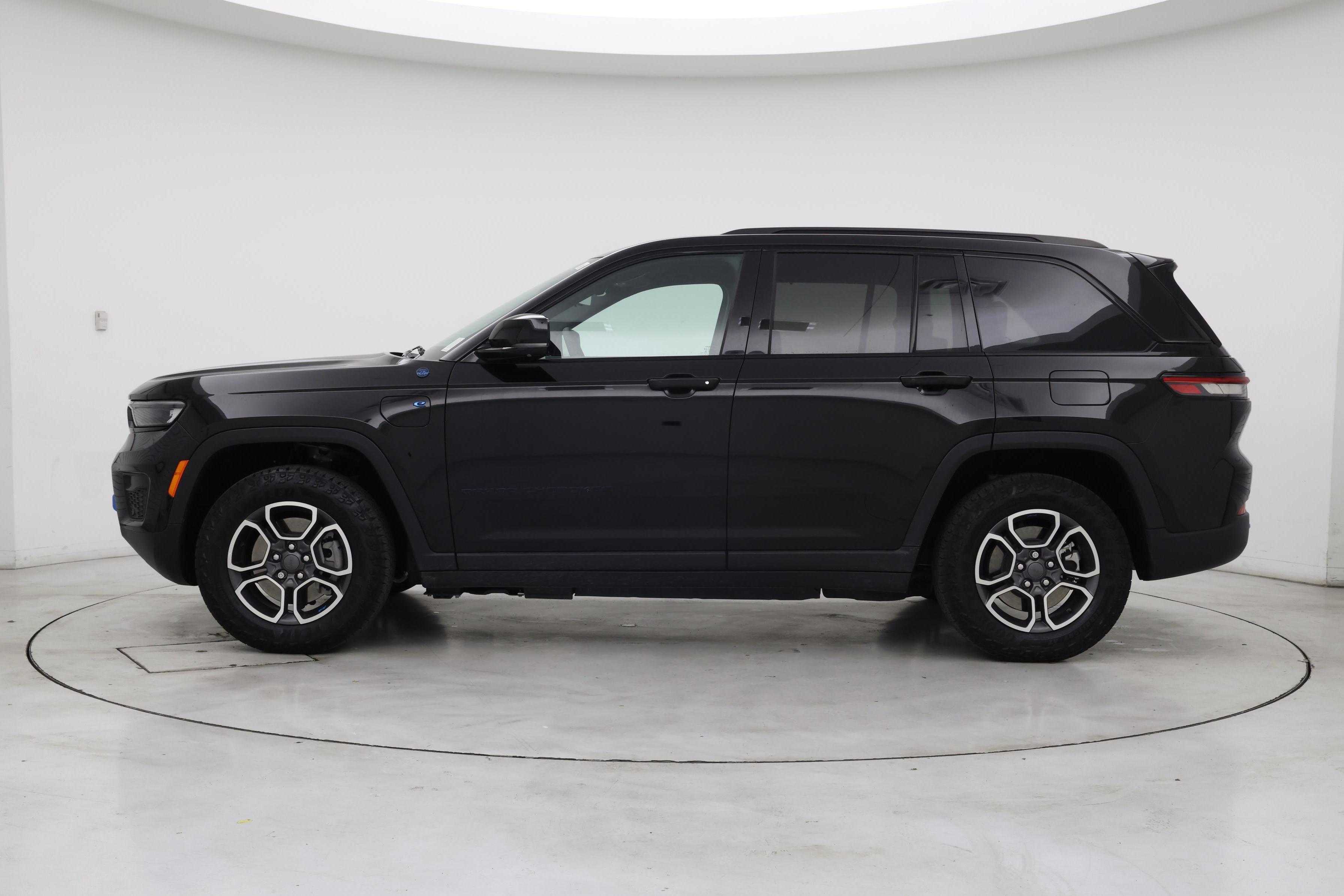 Thumbnail: 2023 Jeep Grand Cherokee - 3