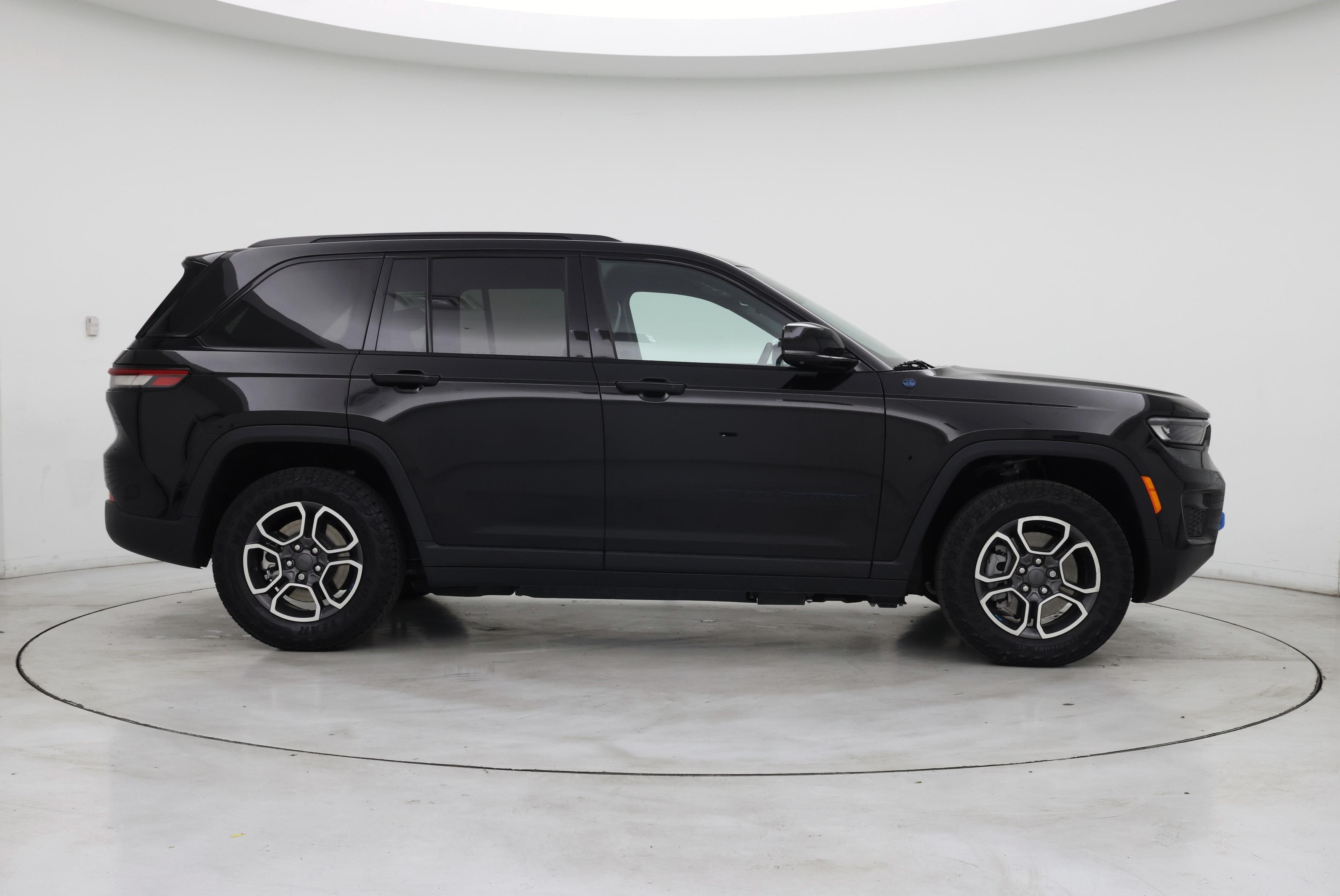 Thumbnail: 2023 Jeep Grand Cherokee - 7