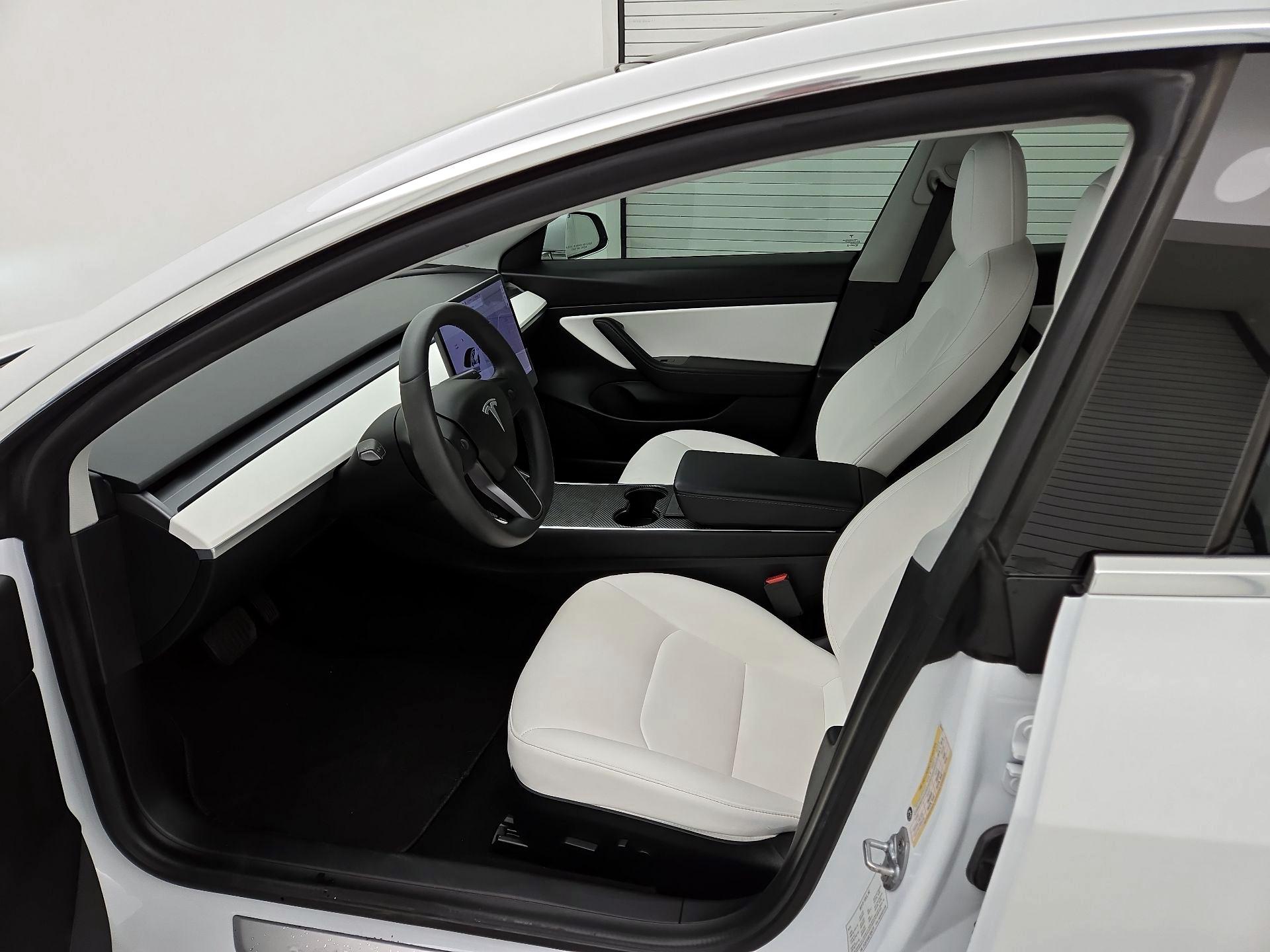 Thumbnail: 2020 Tesla Model 3 - 11