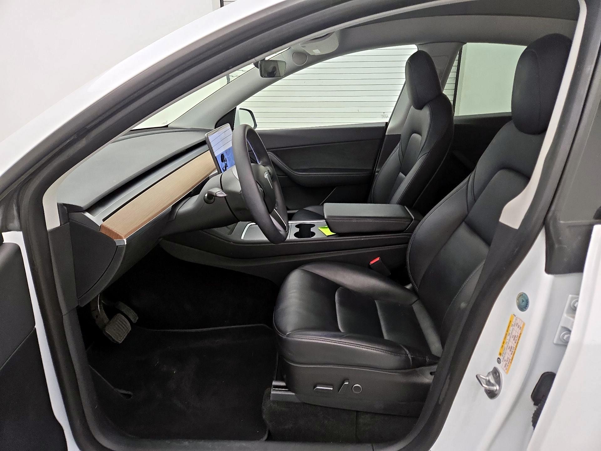 Thumbnail: 2022 Tesla Model Y - 11