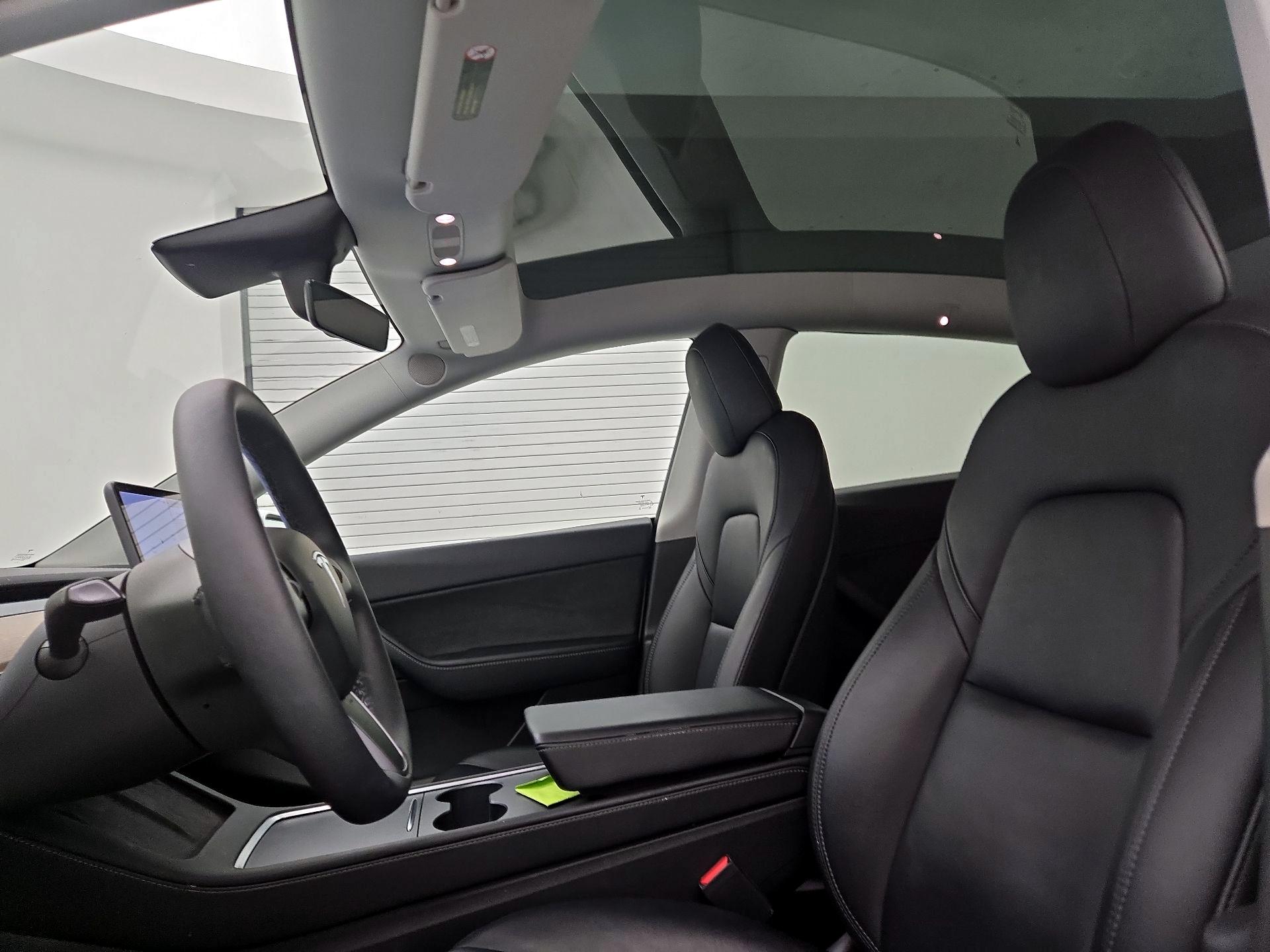 Thumbnail: 2022 Tesla Model Y - 18