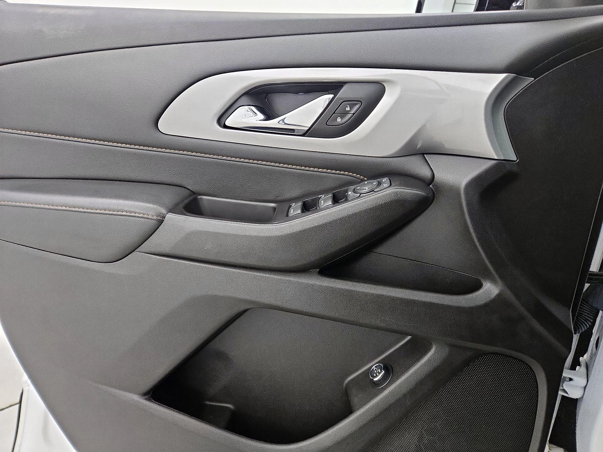 Thumbnail: 2019 Chevrolet Traverse - 12